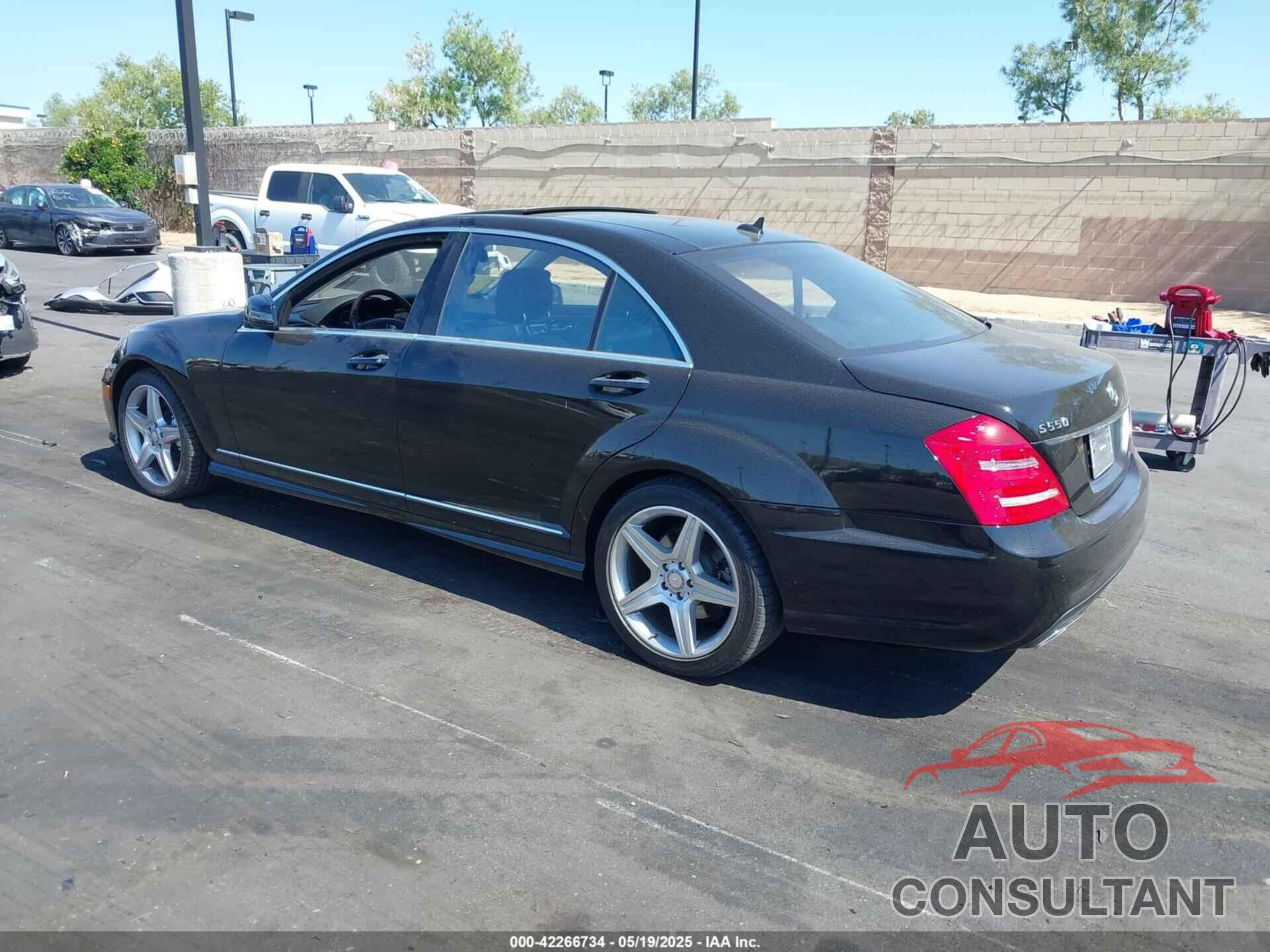 MERCEDES-BENZ S 550 2010 - WDDNG7BB9AA347420