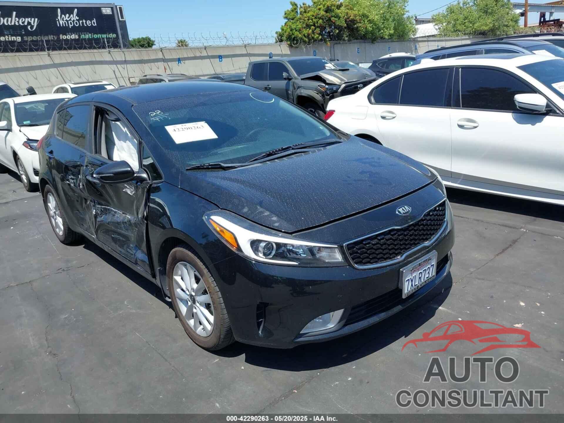 KIA FORTE 2017 - KNAFK5A8XH5680393