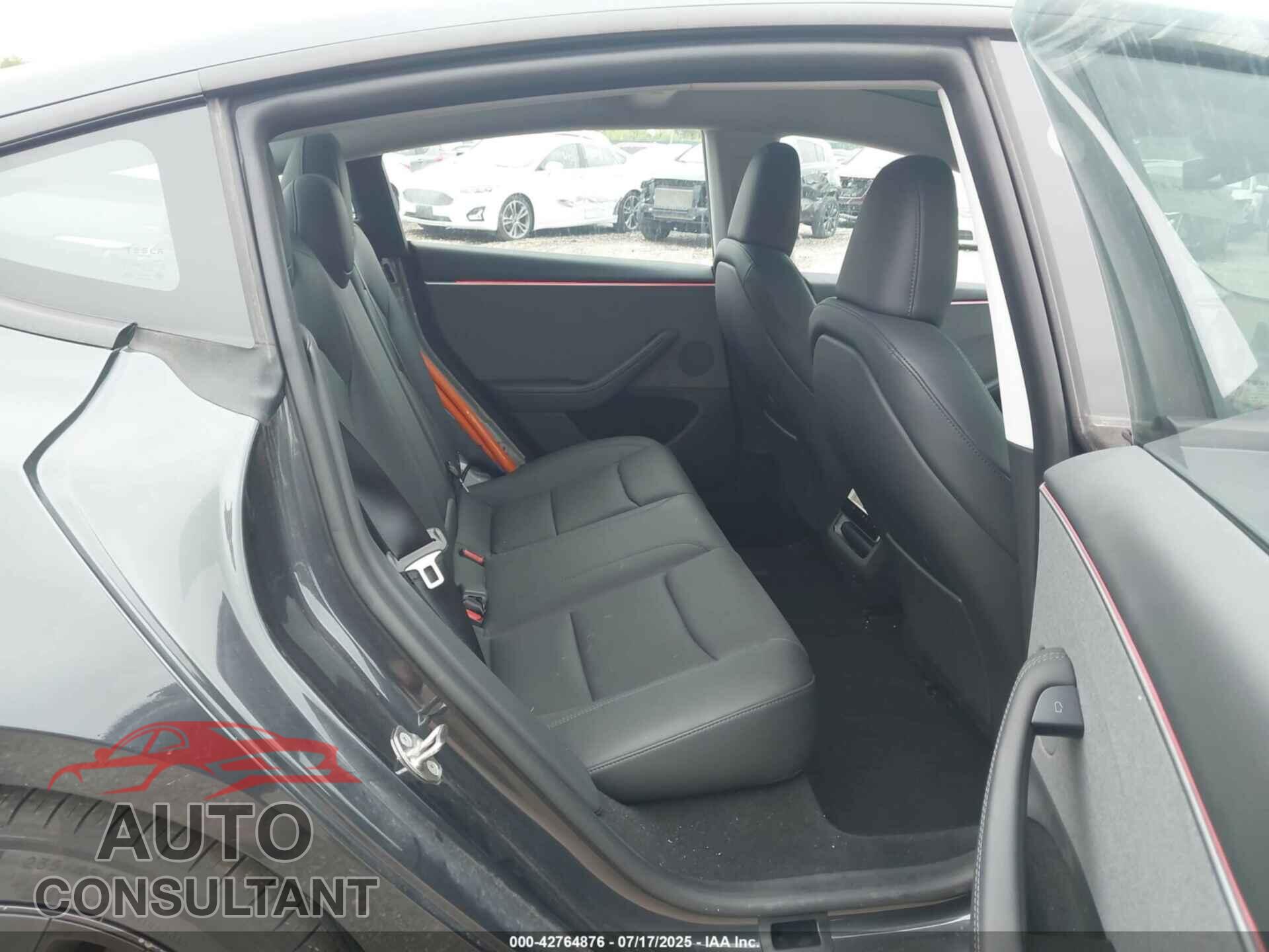 TESLA MODEL 3 2024 - 5YJ3E1EA3RF752201
