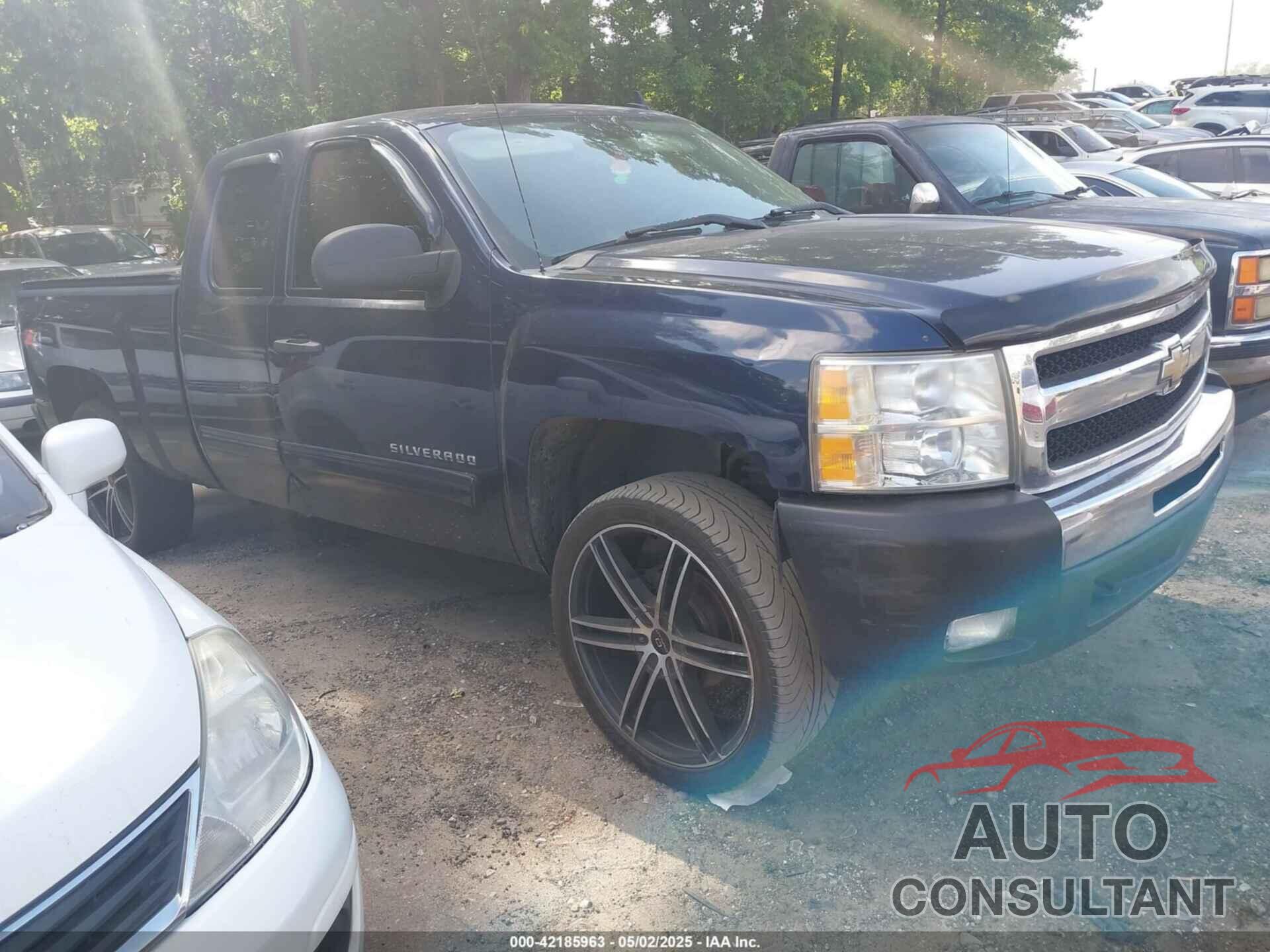 CHEVROLET SILVERADO 1500 2011 - 1GCRKSE35BZ413126
