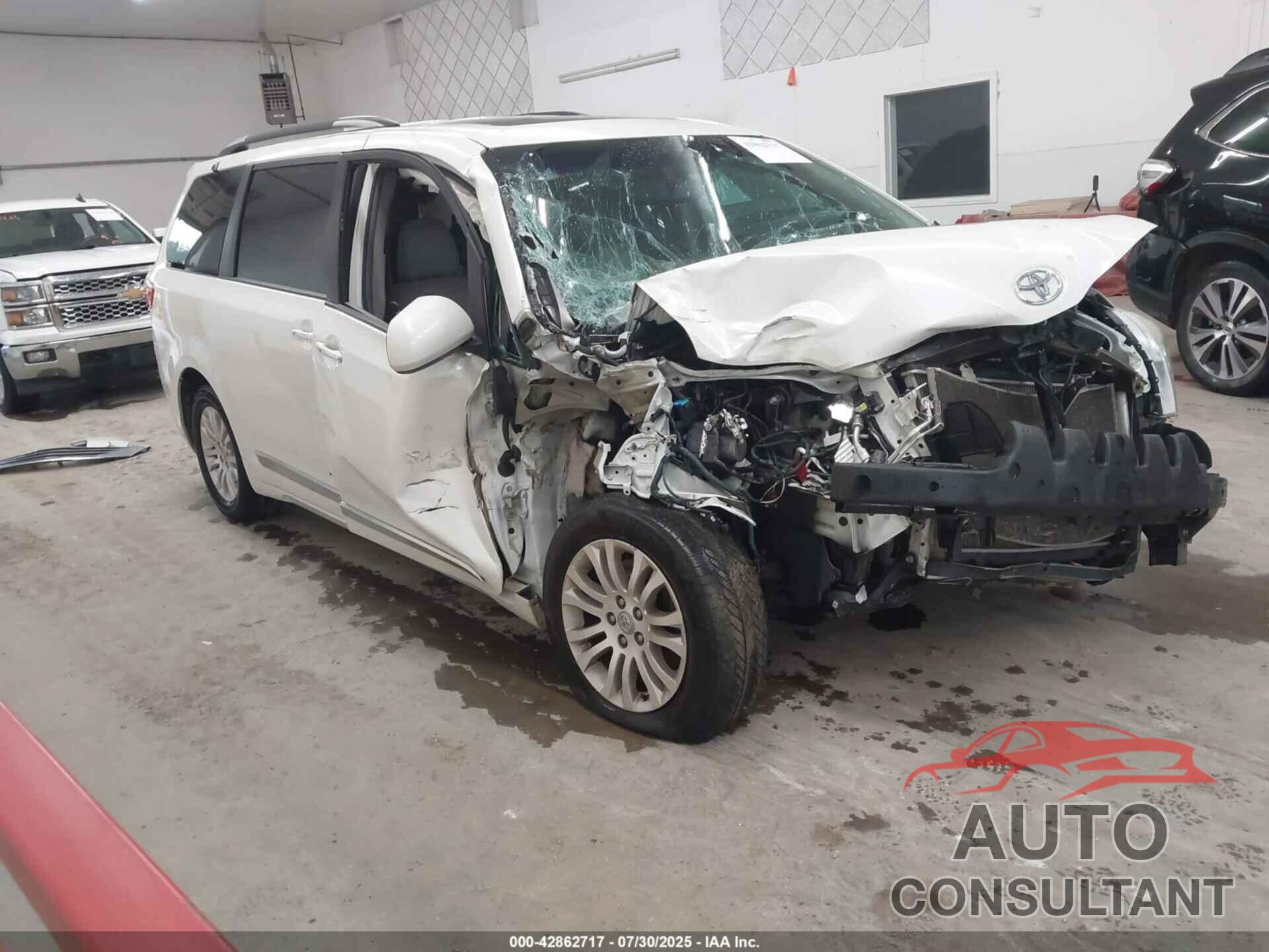 TOYOTA SIENNA 2017 - 5TDYZ3DC2HS880075
