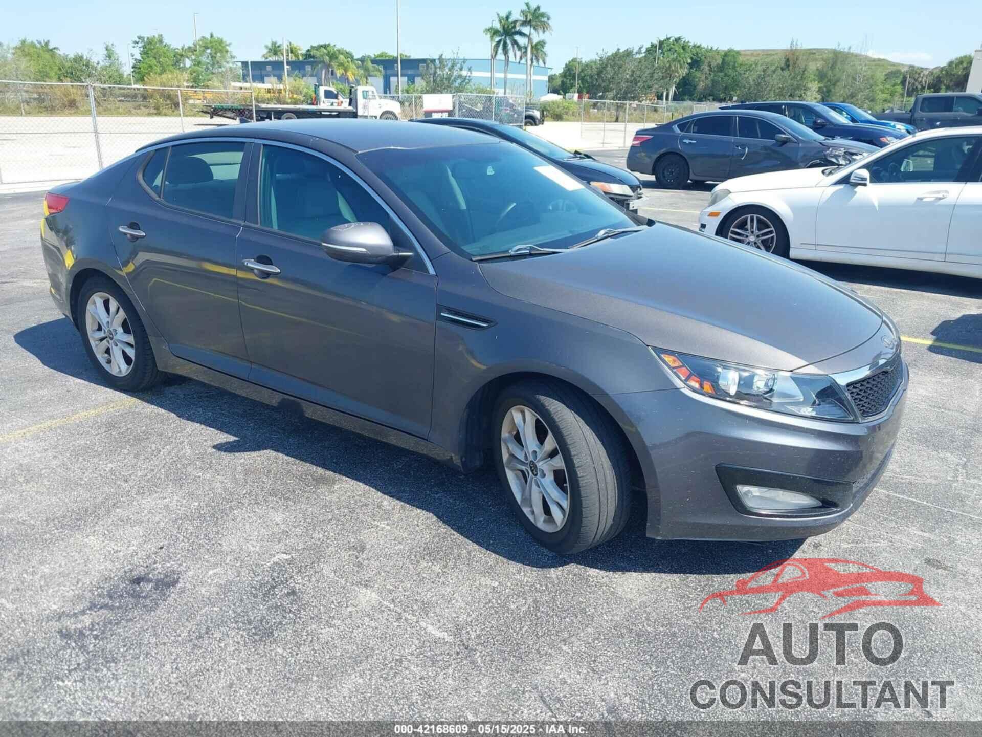 KIA OPTIMA 2011 - KNAGN4A77B5070102