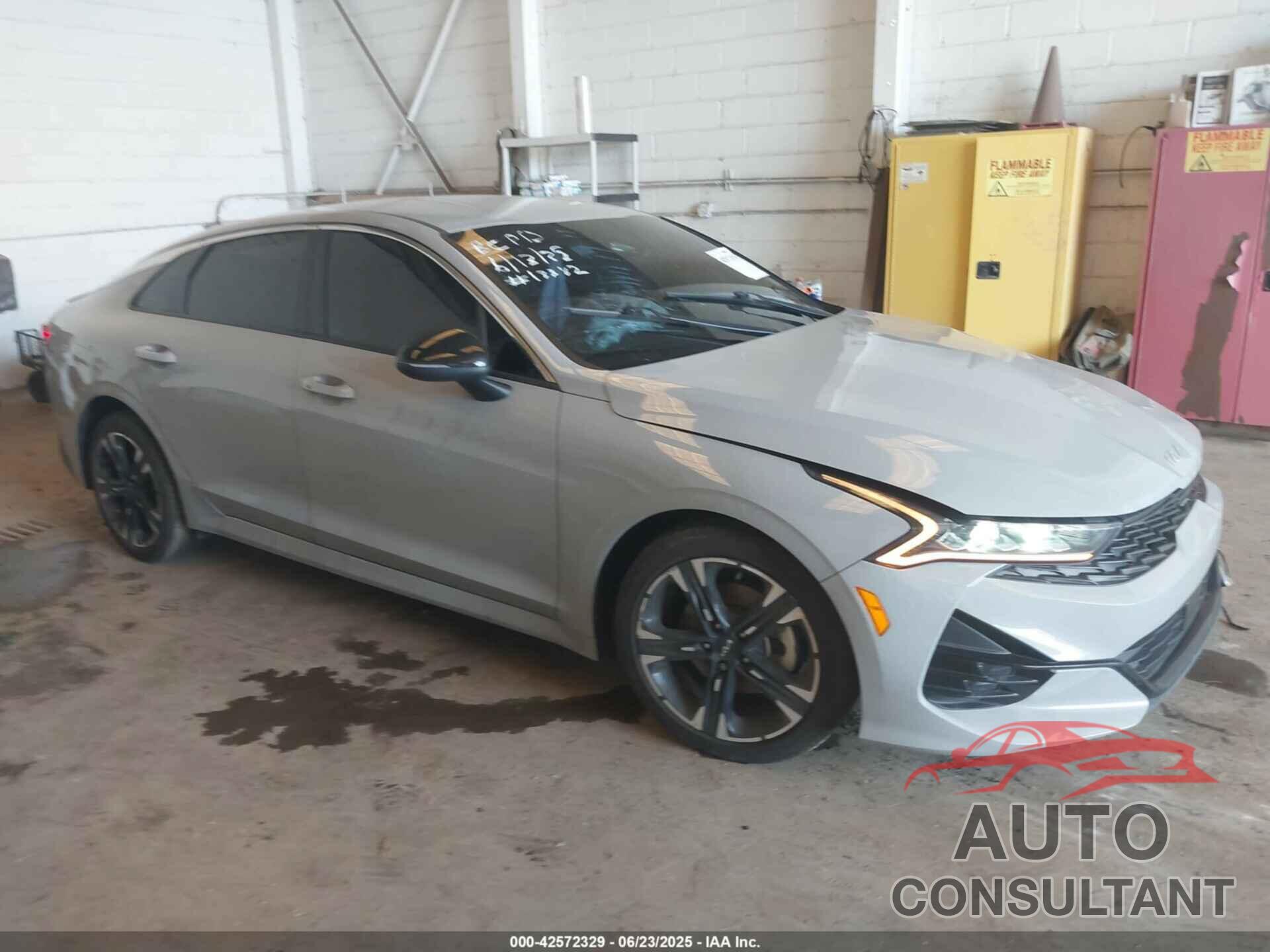 KIA K5 2023 - 5XXG64J28PG174461