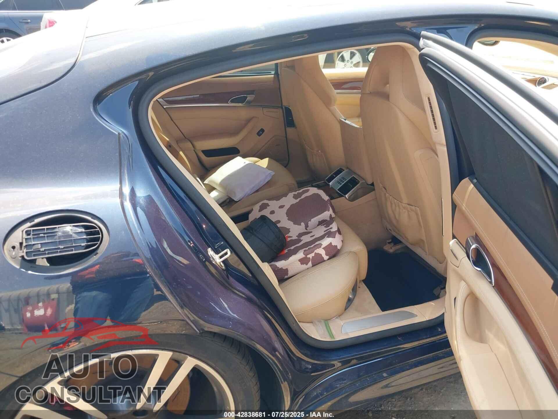 PORSCHE PANAMERA 2011 - WP0AC2A73BL091043