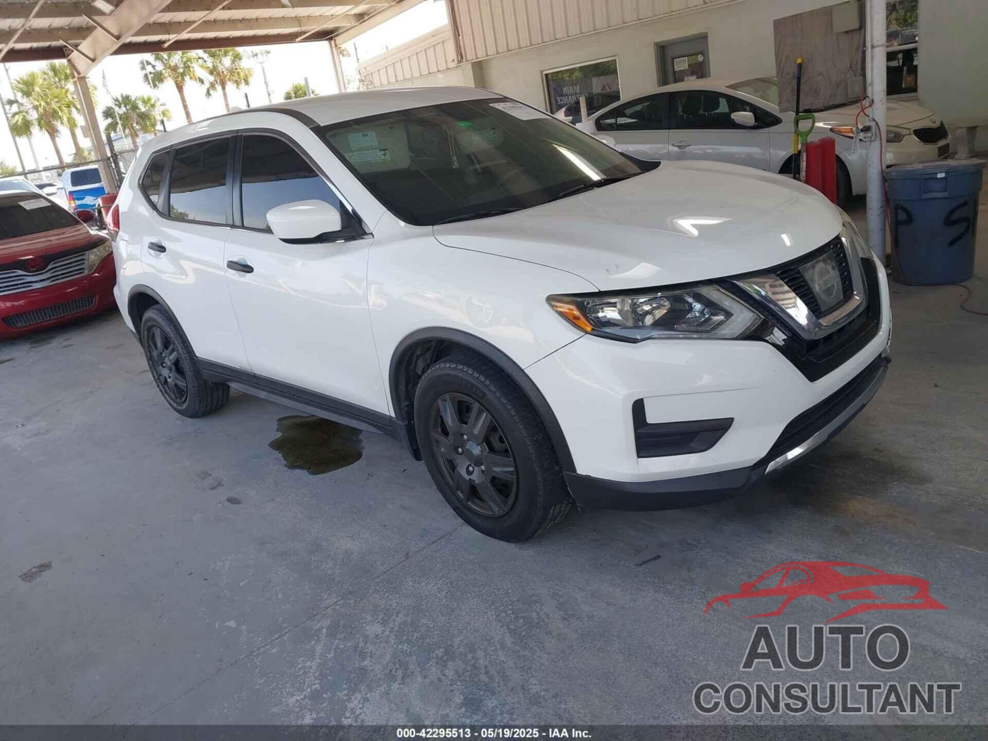 NISSAN ROGUE 2017 - KNMAT2MT2HP582438