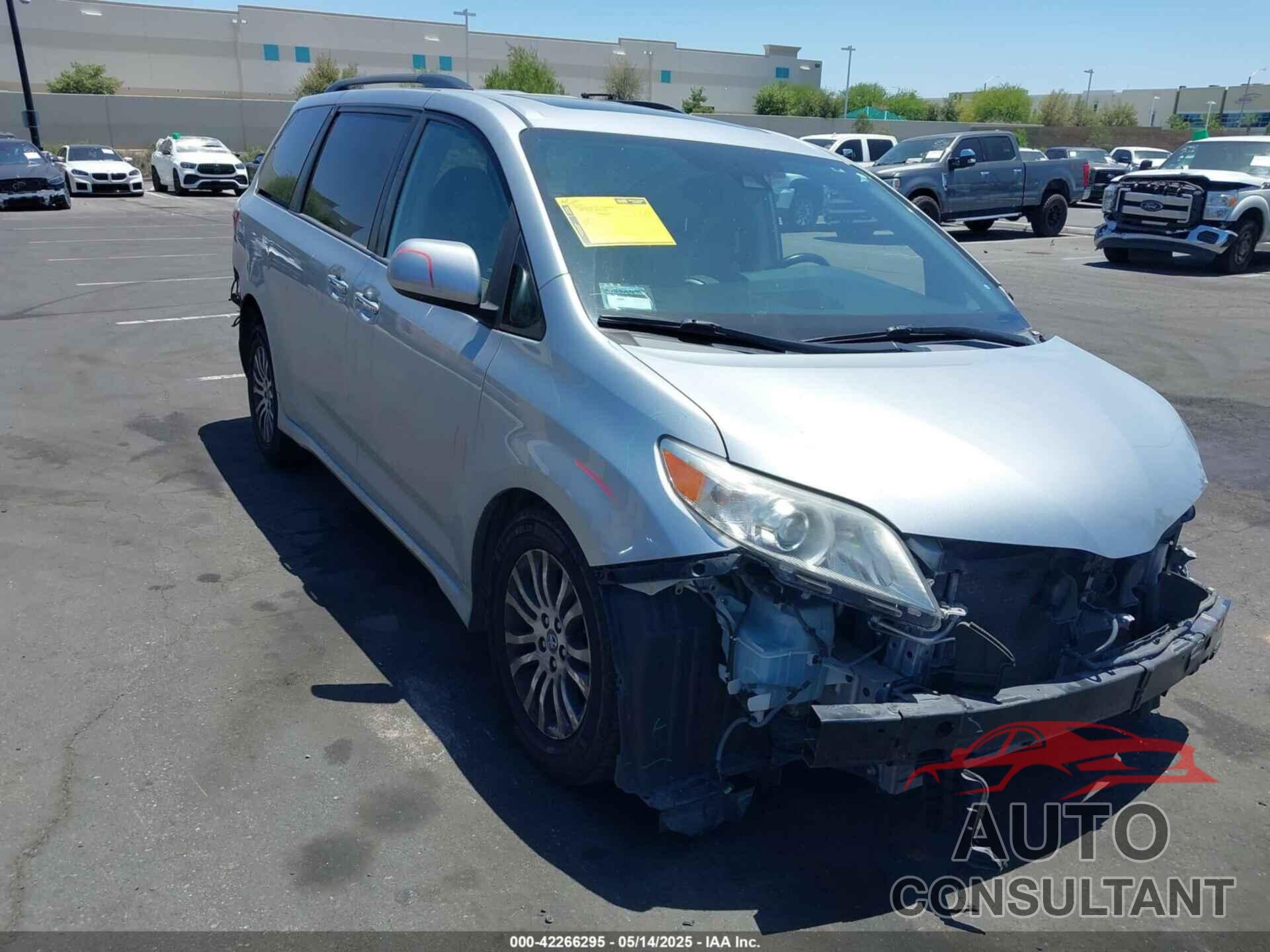 TOYOTA SIENNA 2020 - 5TDYZ3DC5LS054619