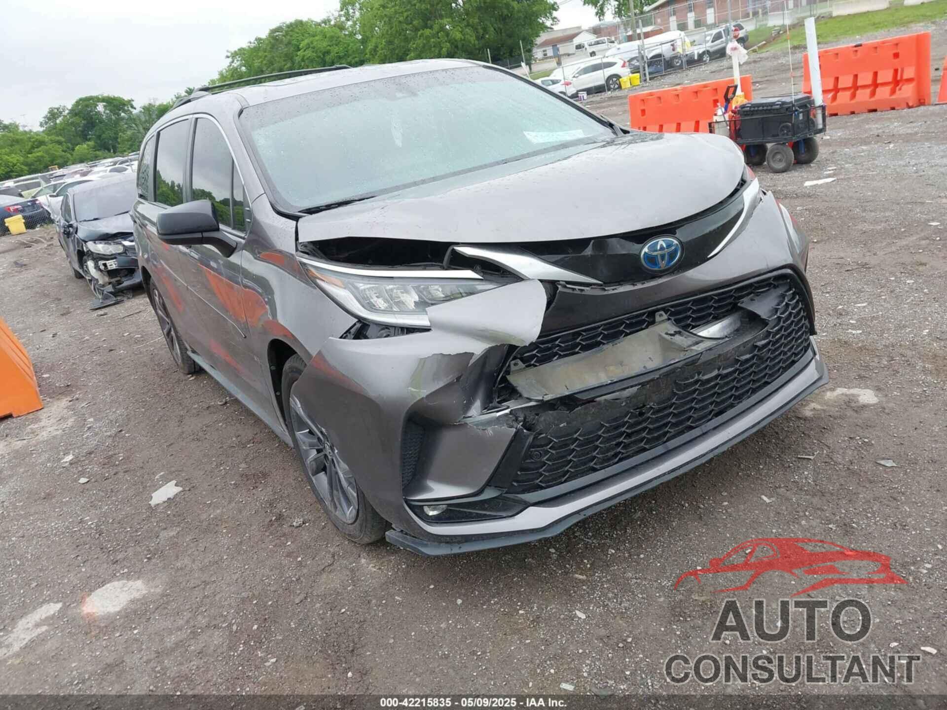 TOYOTA SIENNA 2021 - 5TDDRKEC4MS017361