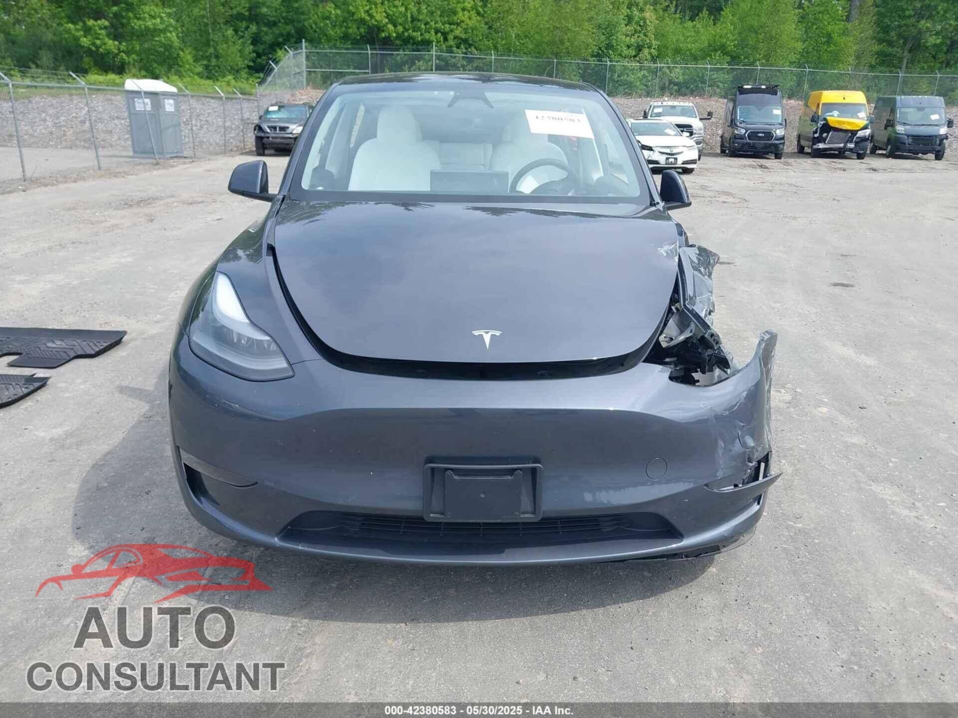 TESLA MODEL Y 2023 - 7SAYGAEEXPF856428