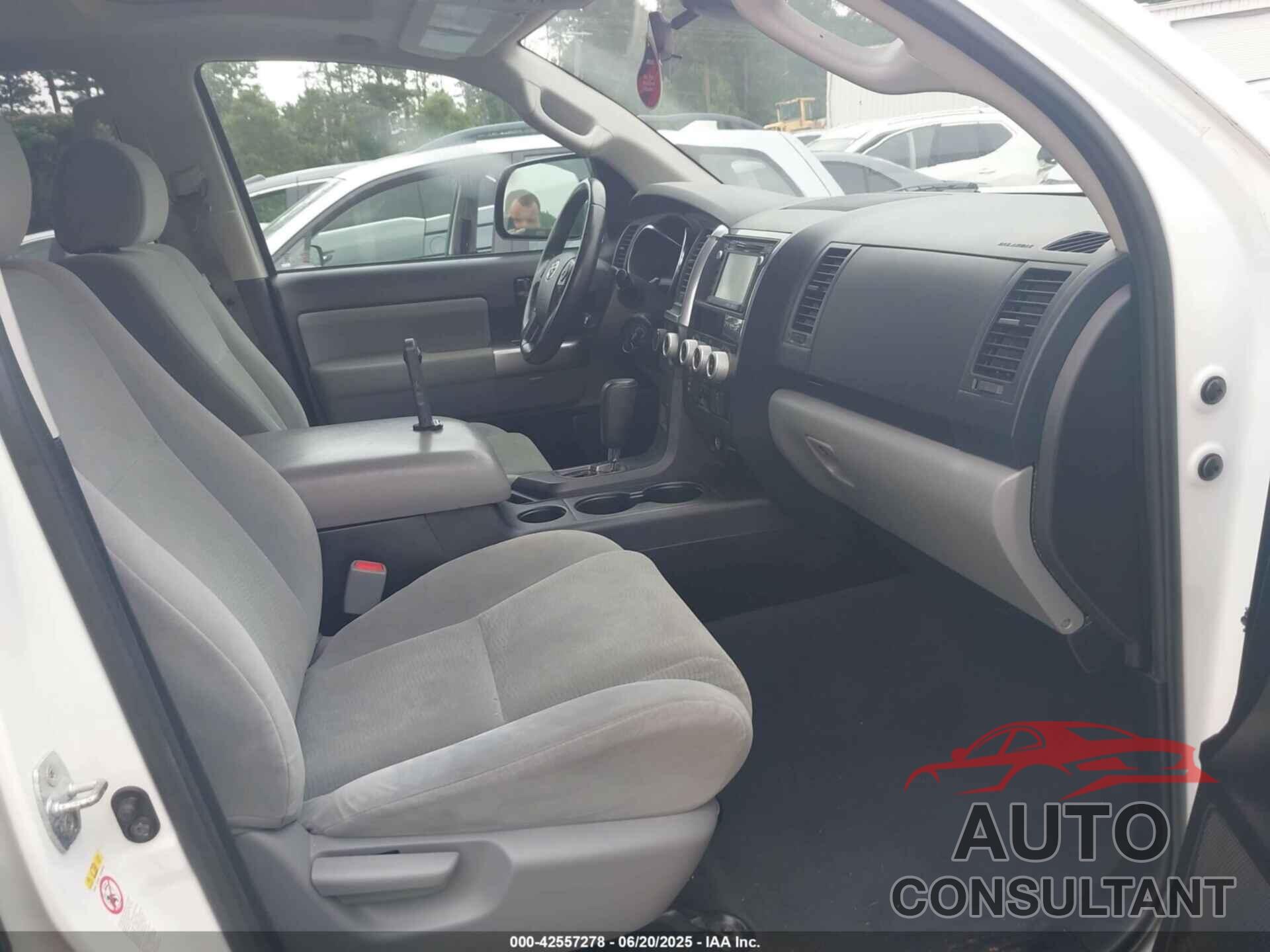 TOYOTA SEQUOIA 2019 - 5TDBY5G16KS170151