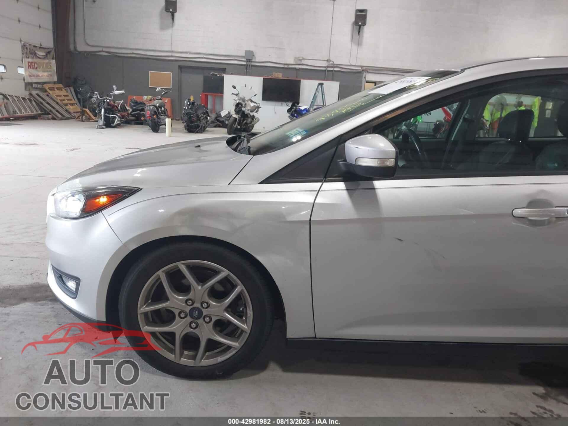 FORD FOCUS 2015 - 1FADP3F24FL347352