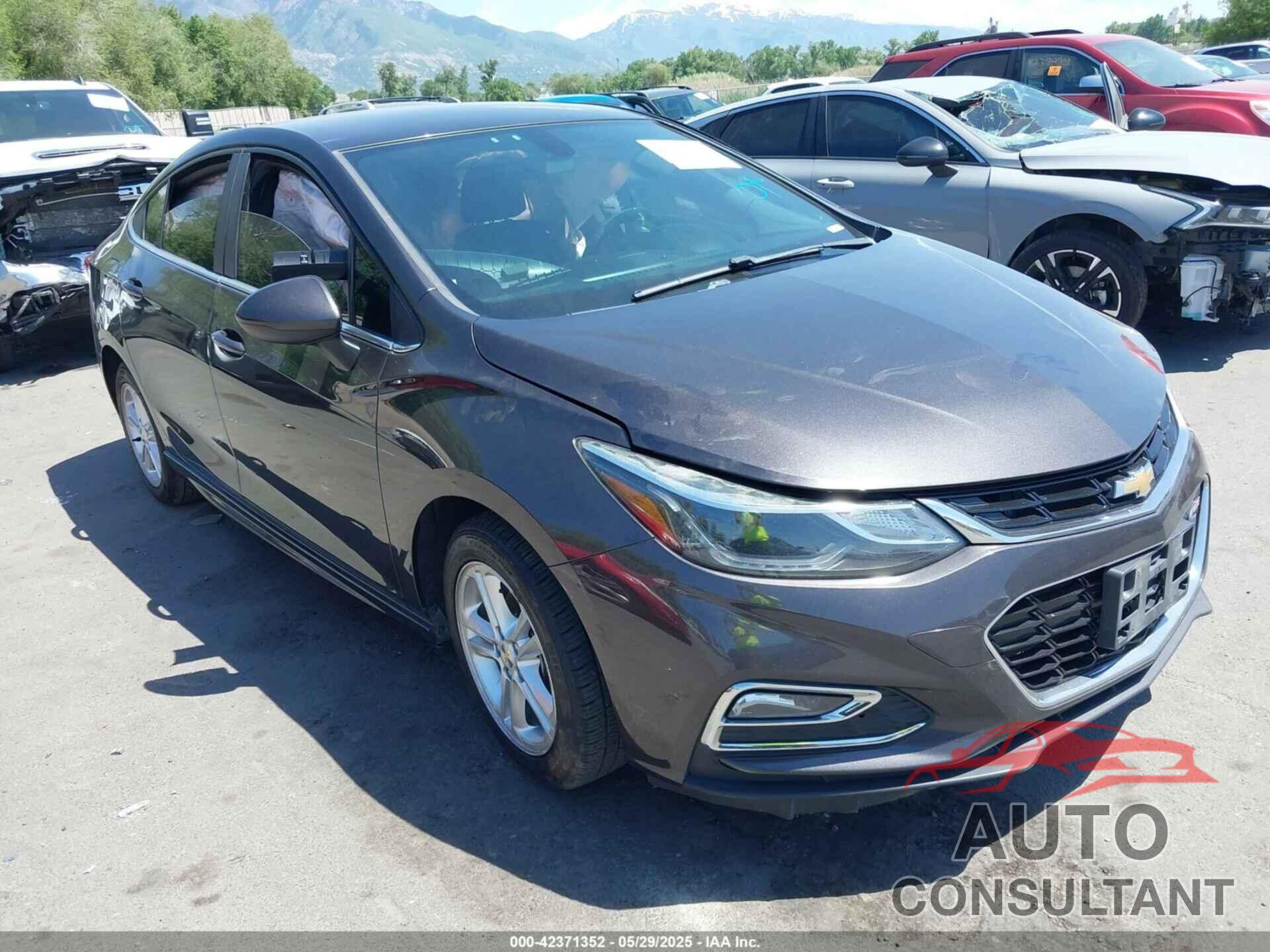 CHEVROLET CRUZE 2017 - 1G1BE5SM5H7122226