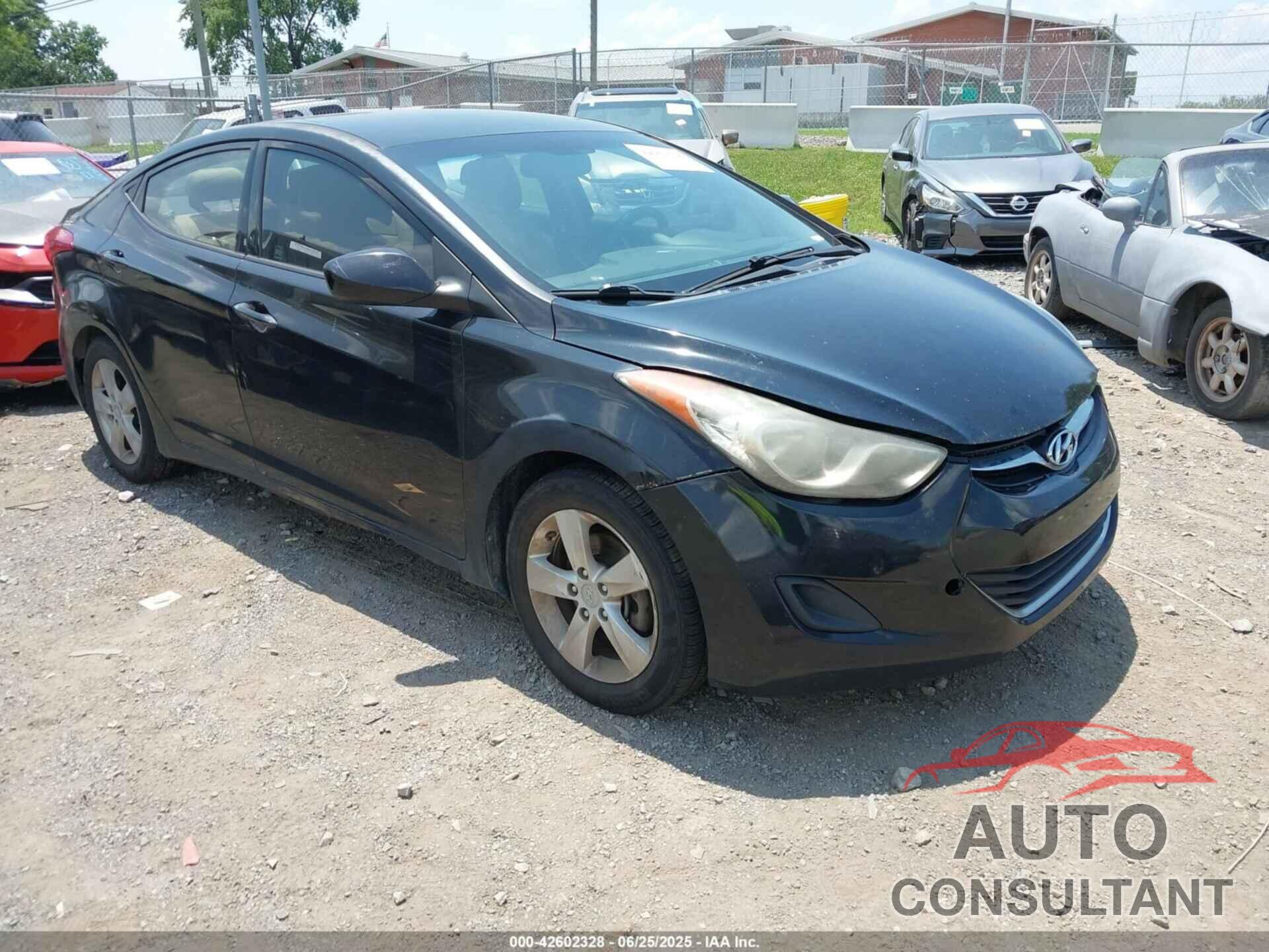 HYUNDAI ELANTRA 2013 - KMHDH4AE8DU713721