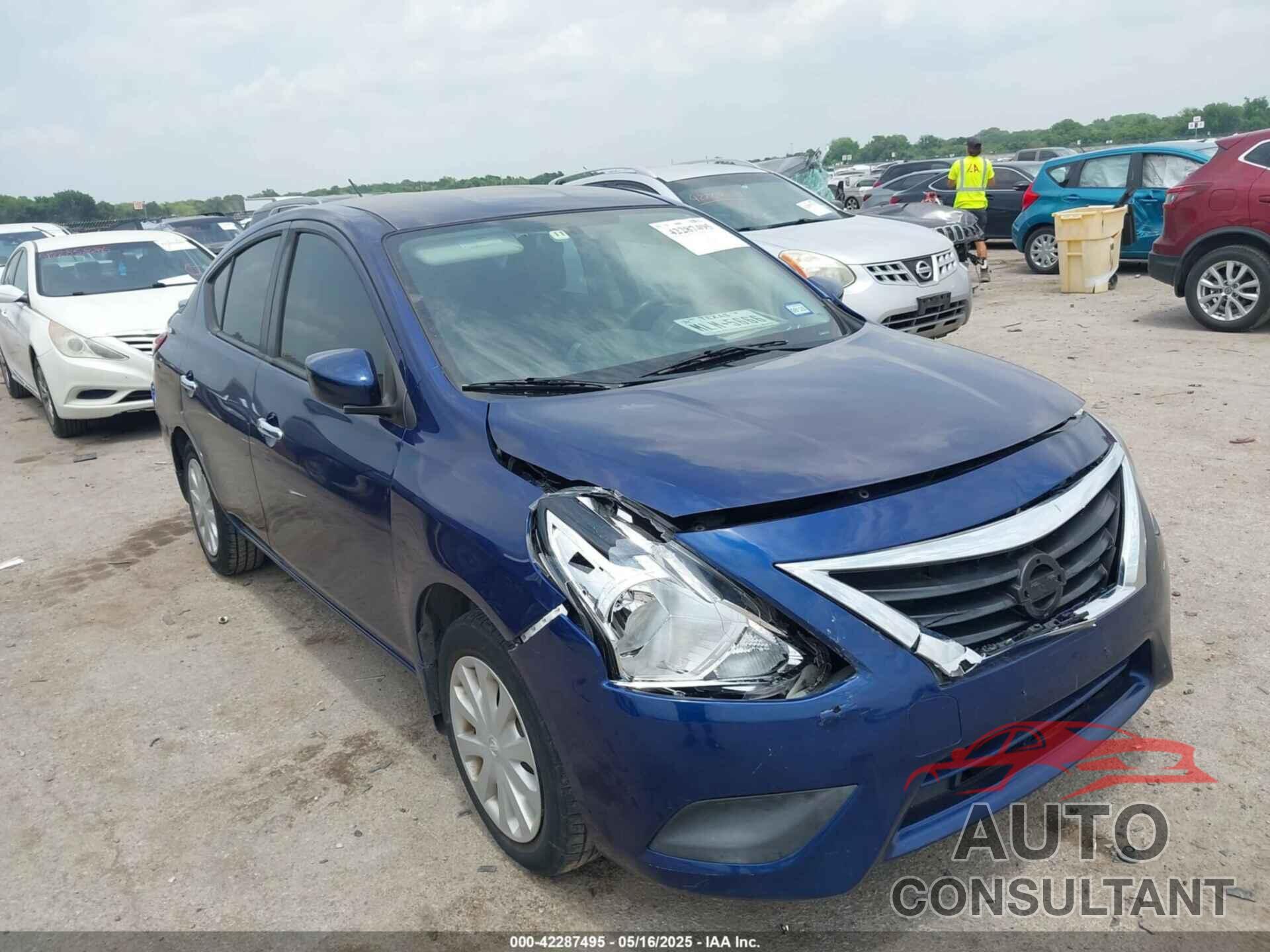NISSAN VERSA 2019 - 3N1CN7AP1KL817960