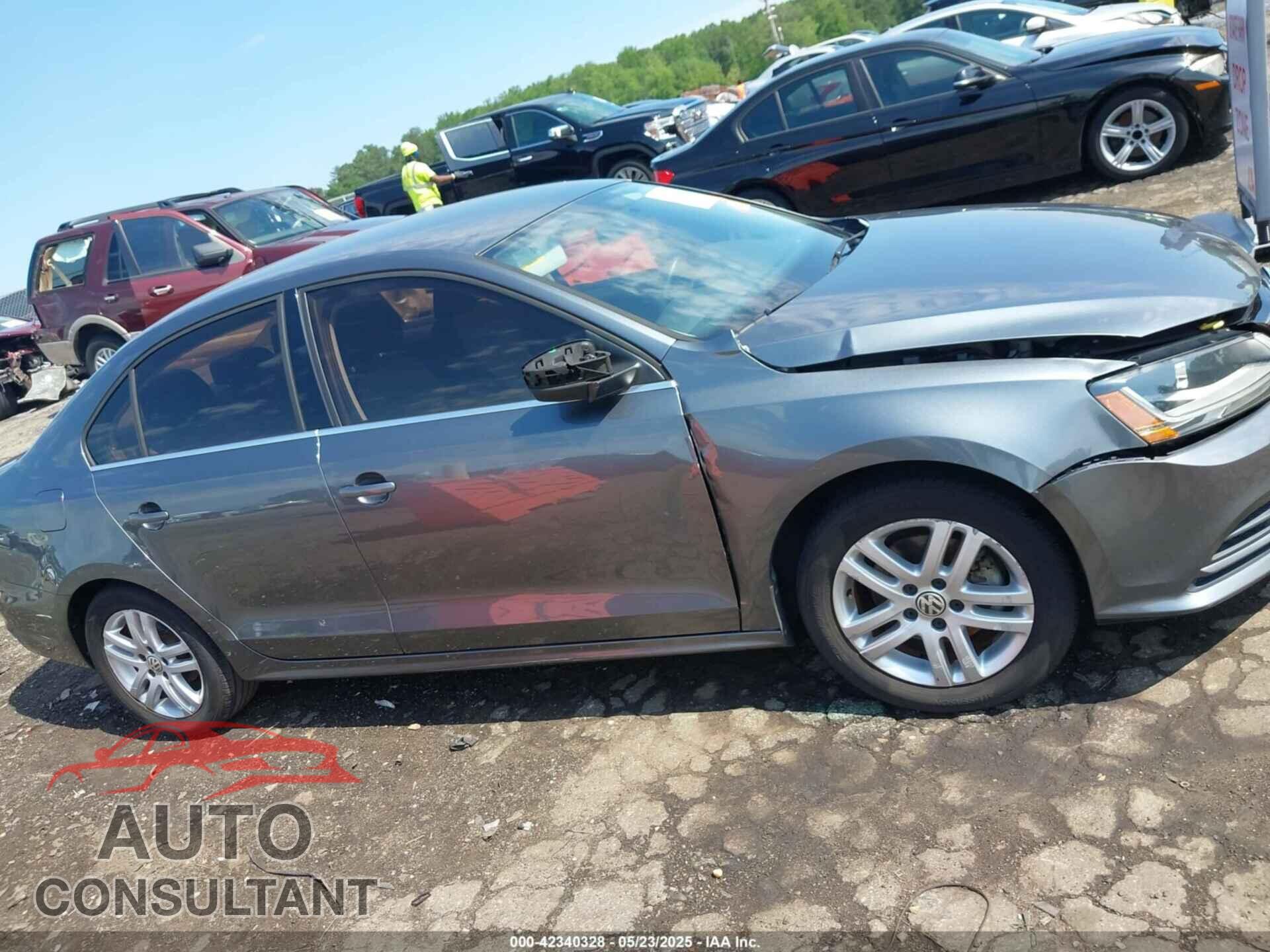 VOLKSWAGEN JETTA 2017 - 3VW2B7AJ7HM211740