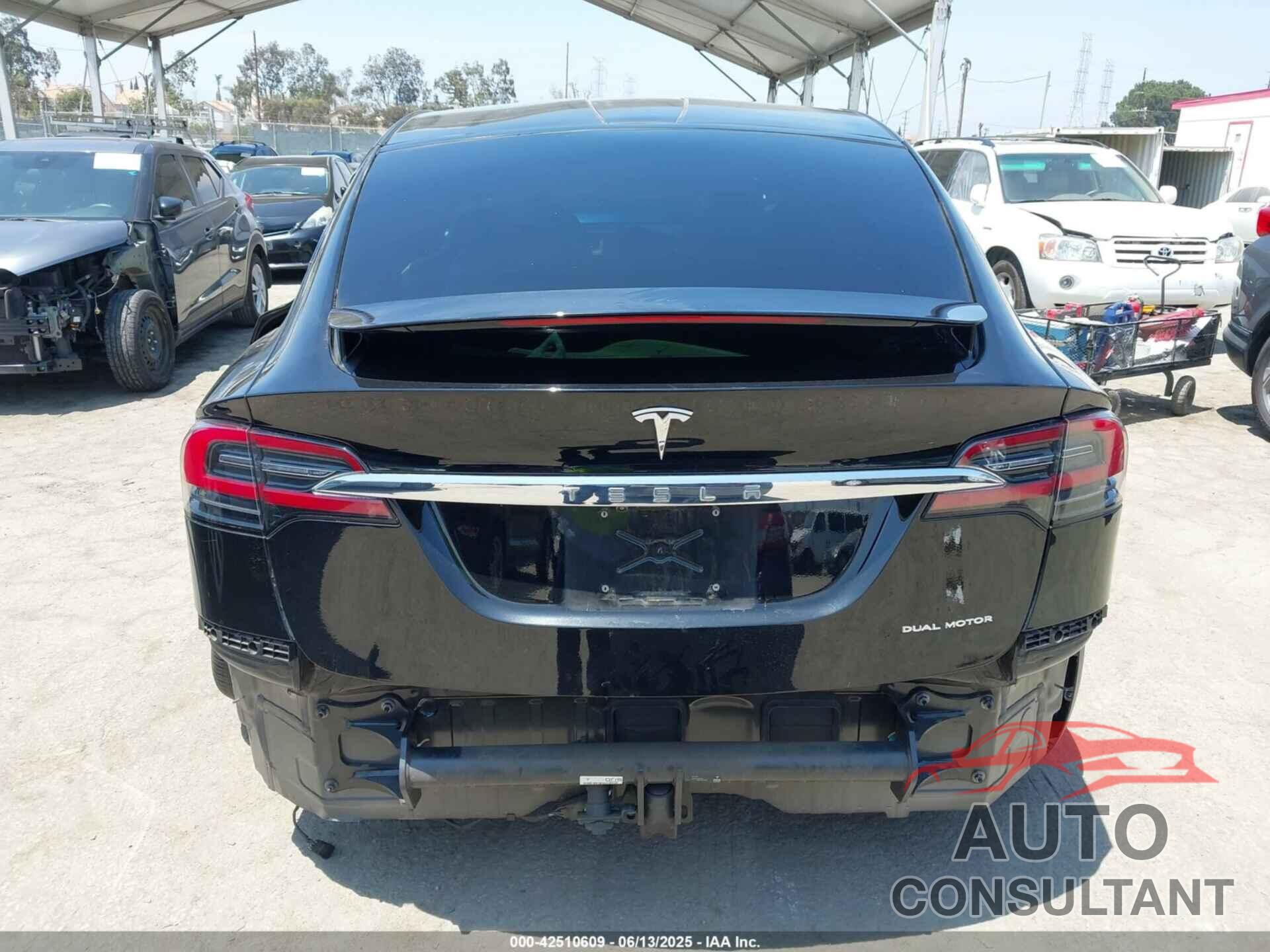 TESLA MODEL X 2020 - 5YJXCAE28LF248332