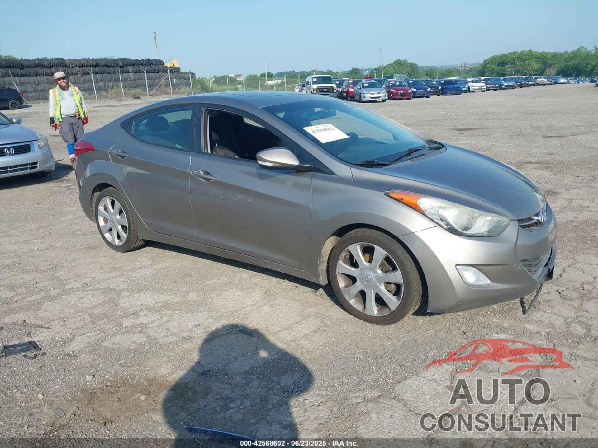 HYUNDAI ELANTRA 2013 - 5NPDH4AE9DH445695
