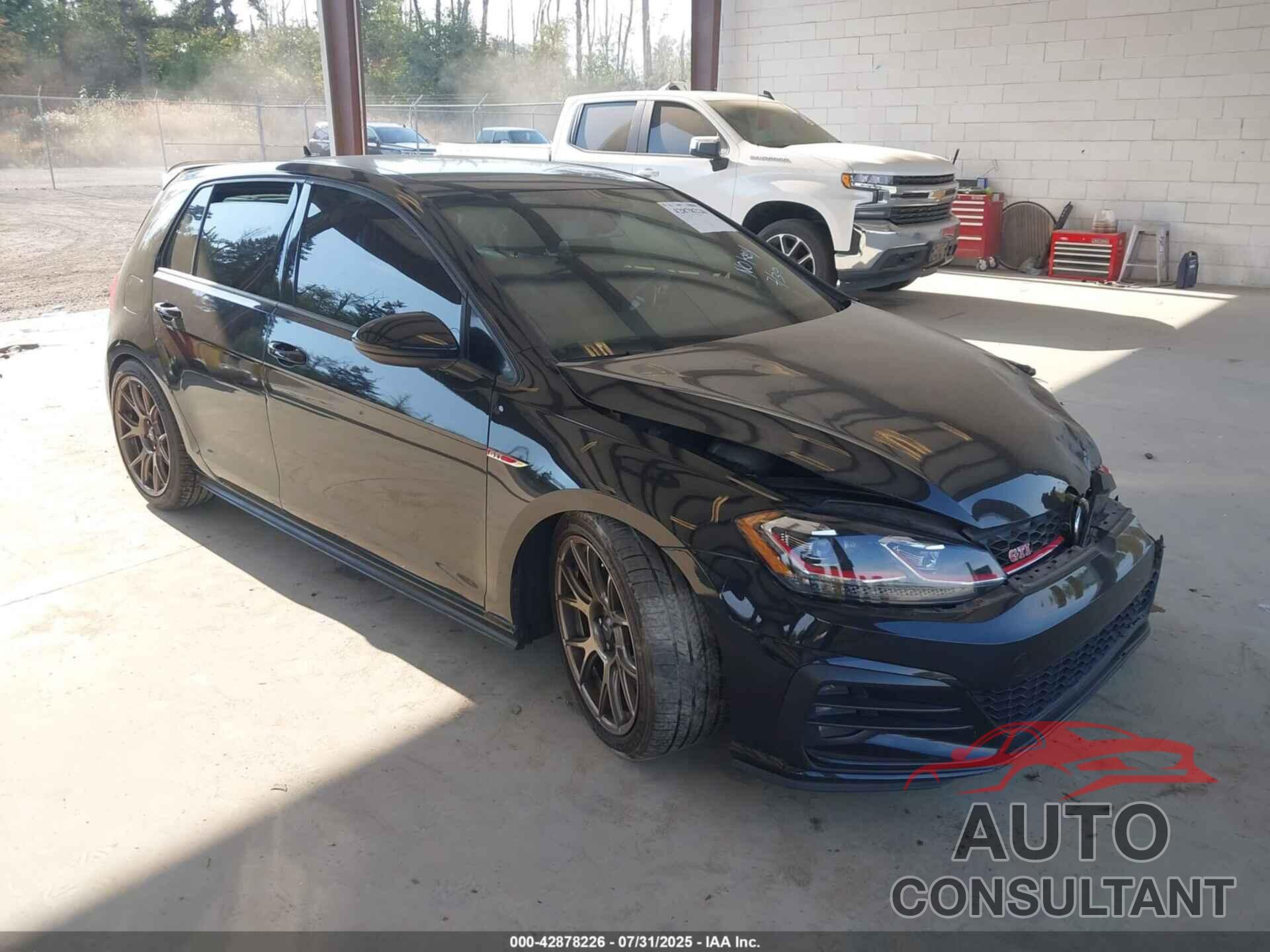 VOLKSWAGEN GOLF GTI 2019 - 3VW6T7AU0KM014067
