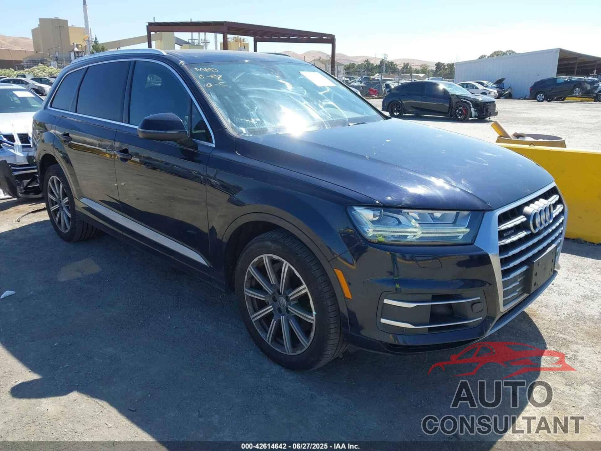 AUDI Q7 2018 - WA1LAAF77JD014194