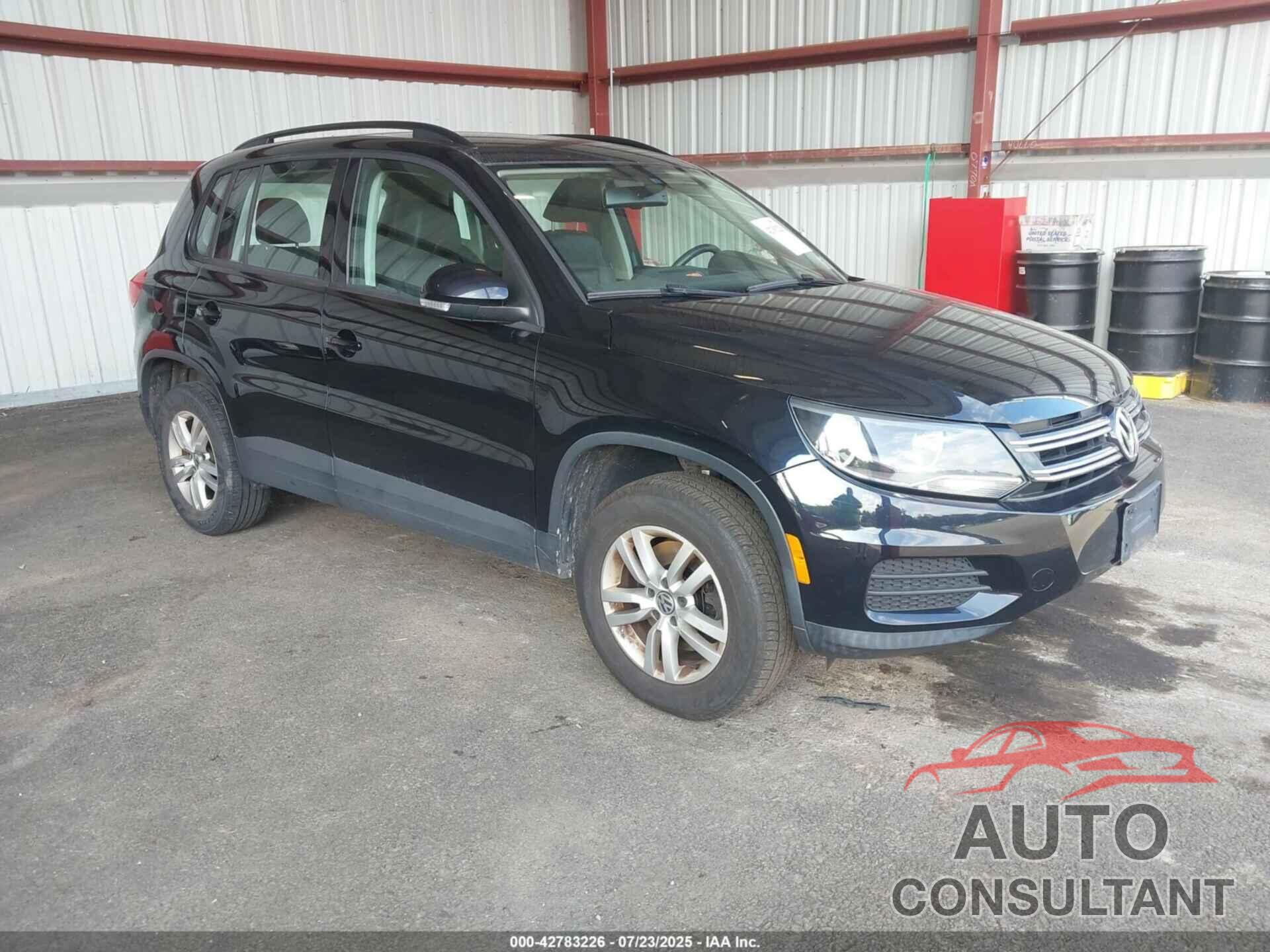 VOLKSWAGEN TIGUAN 2016 - WVGBV7AX8GW538964