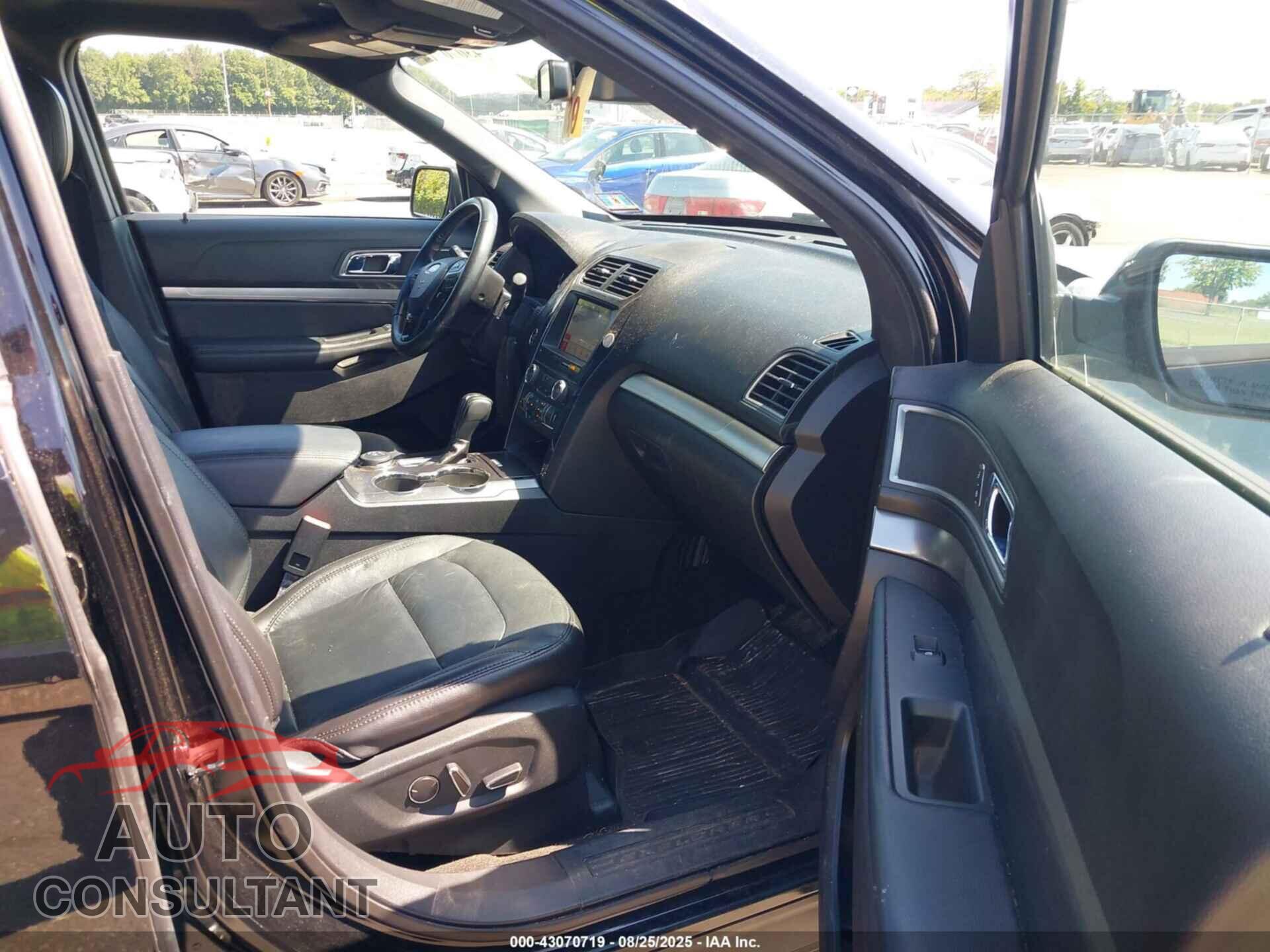 FORD EXPLORER 2018 - 1FM5K8D82JGB50355
