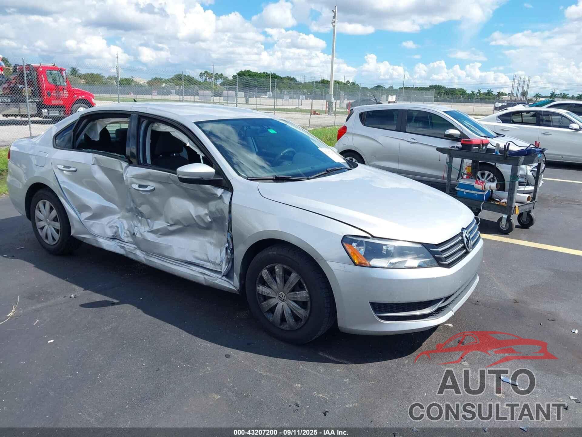 VOLKSWAGEN PASSAT 2013 - 1VWAH7A34DC147759
