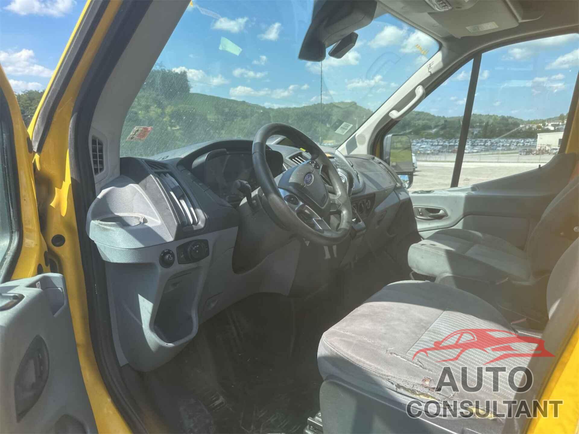 FORD TRANSIT 2019 - 1FTYR3XM7KKA78334