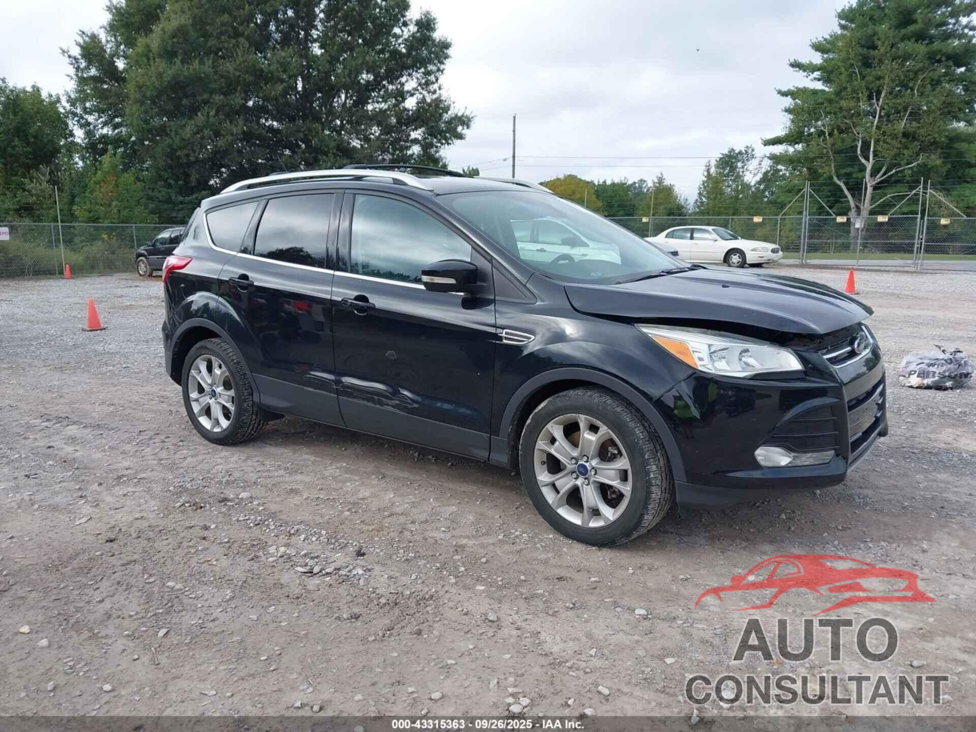 FORD ESCAPE 2016 - 1FMCU9J91GUC10768