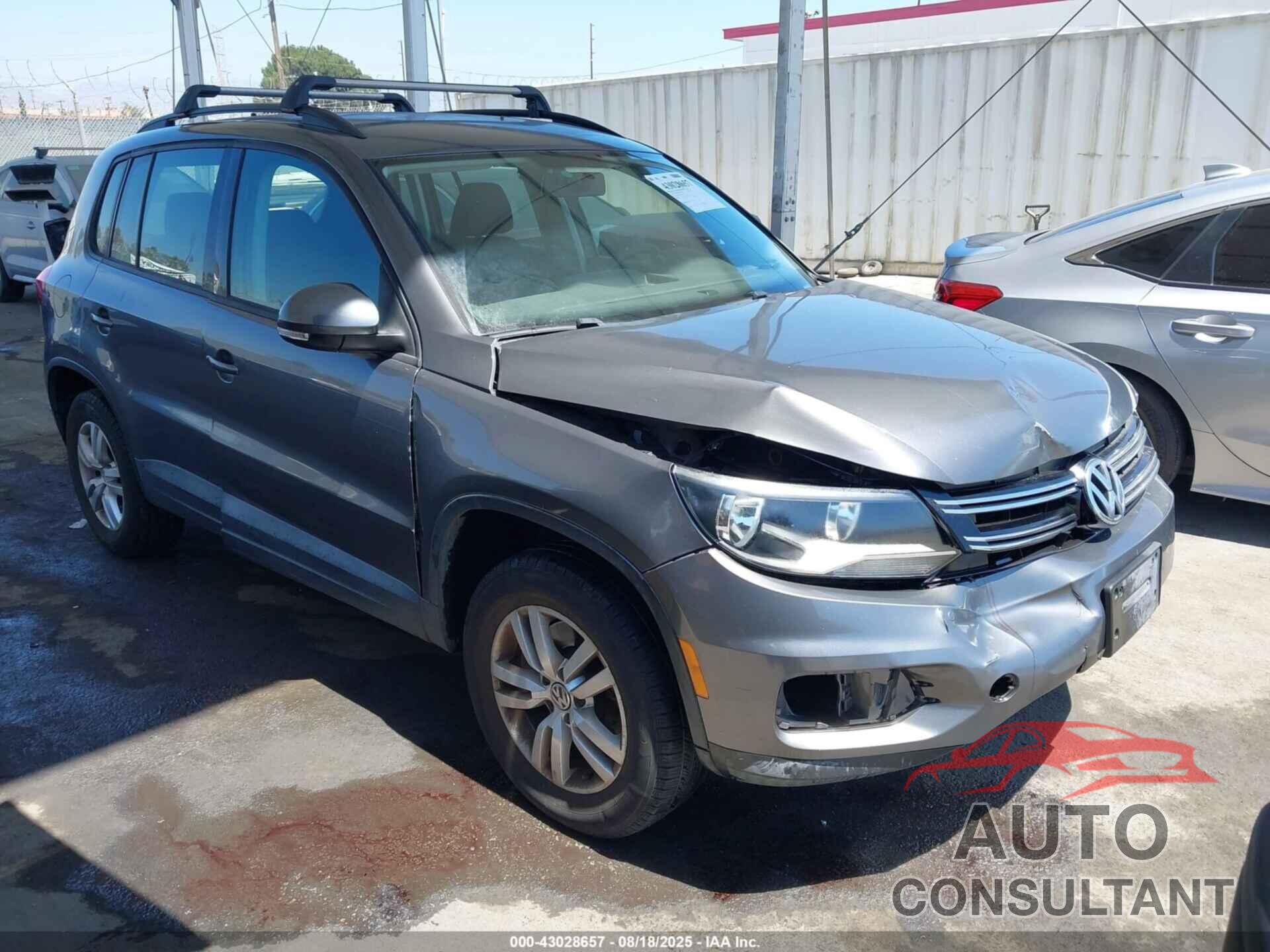 VOLKSWAGEN TIGUAN 2015 - WVGAV7AX3FW551177