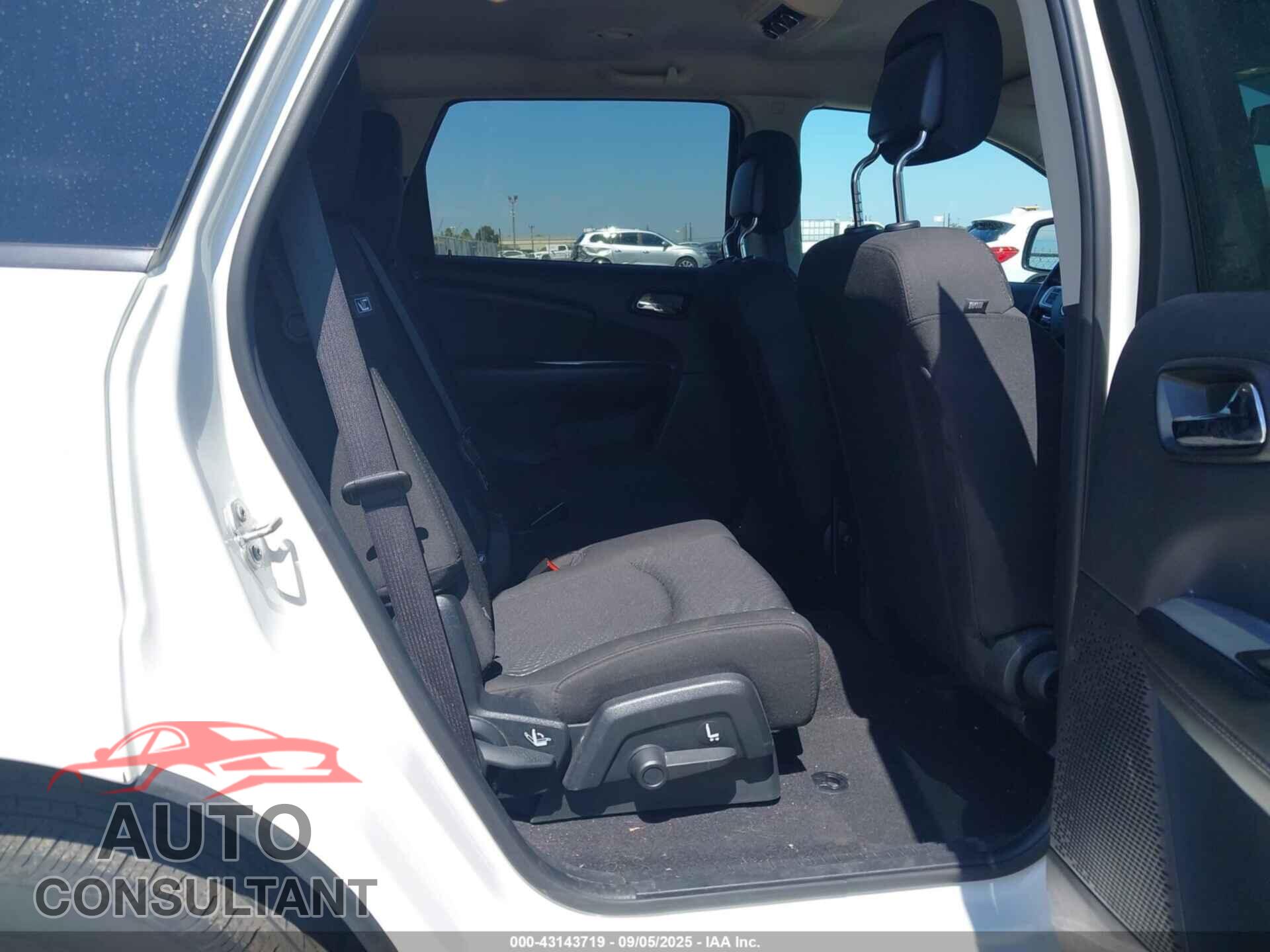 DODGE JOURNEY 2017 - 3C4PDCAB9HT573532