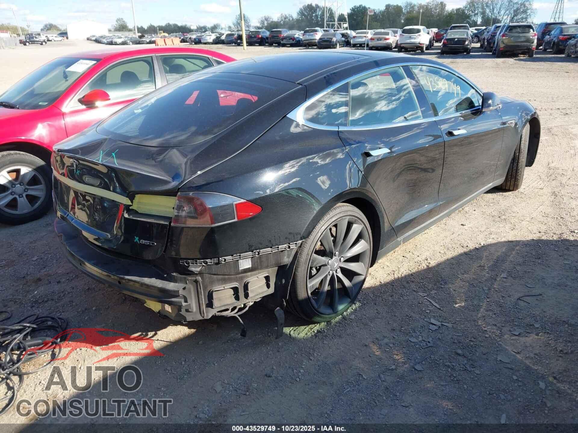 TESLA MODEL S 2015 - 5YJSA1E27FF110799