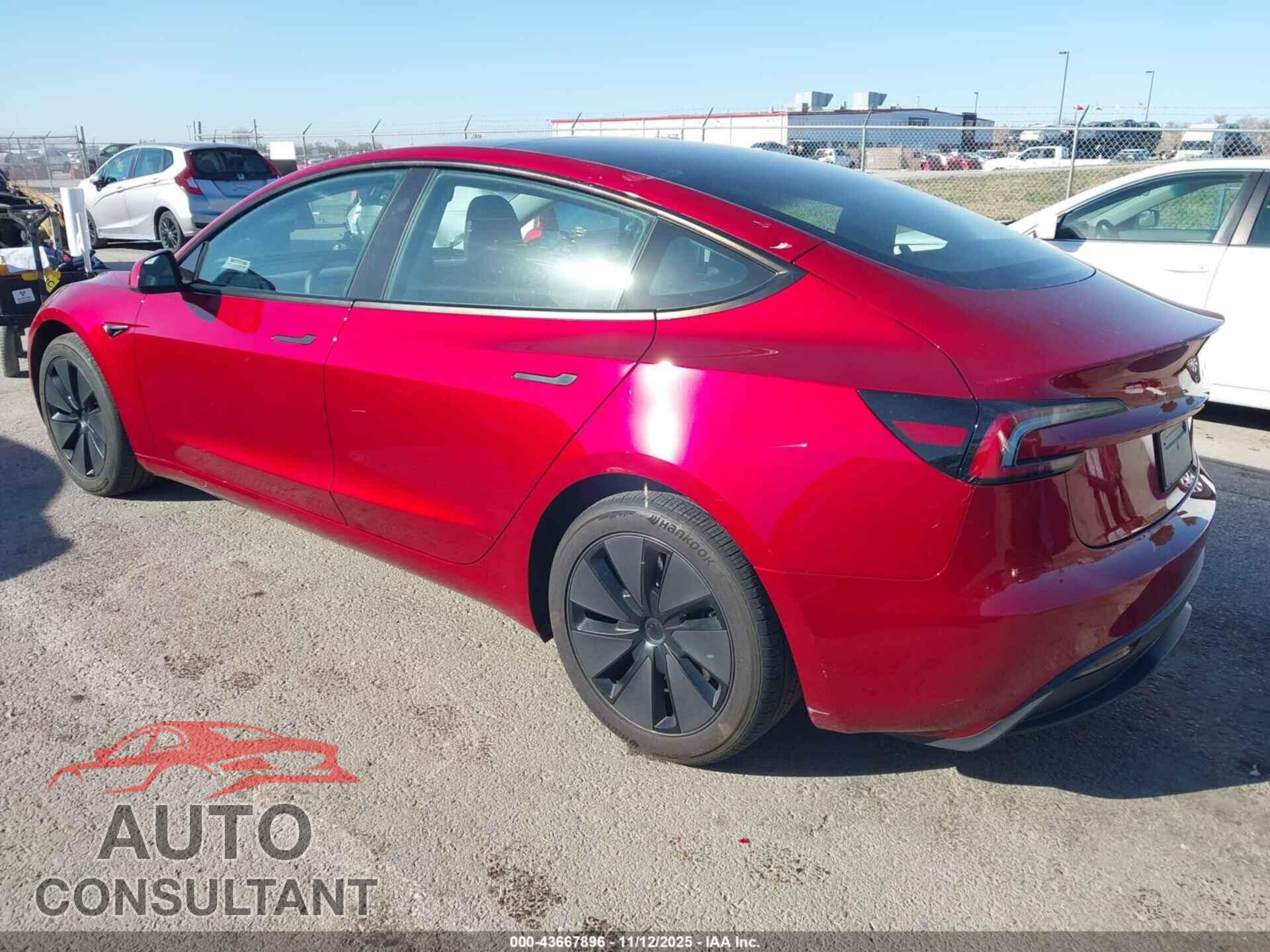 TESLA MODEL 3 2024 - 5YJ3E1EA5RF732774