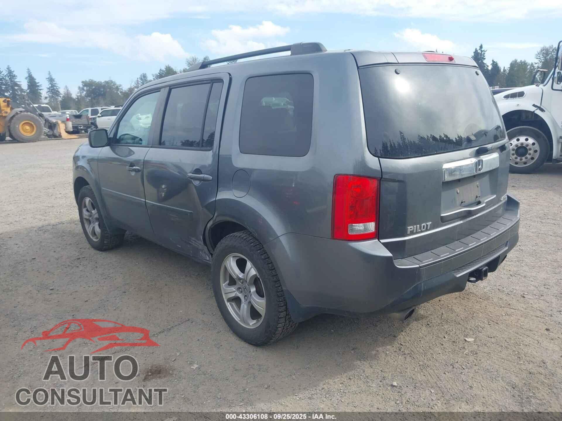 HONDA PILOT 2012 - 5FNYF4H44CB001044