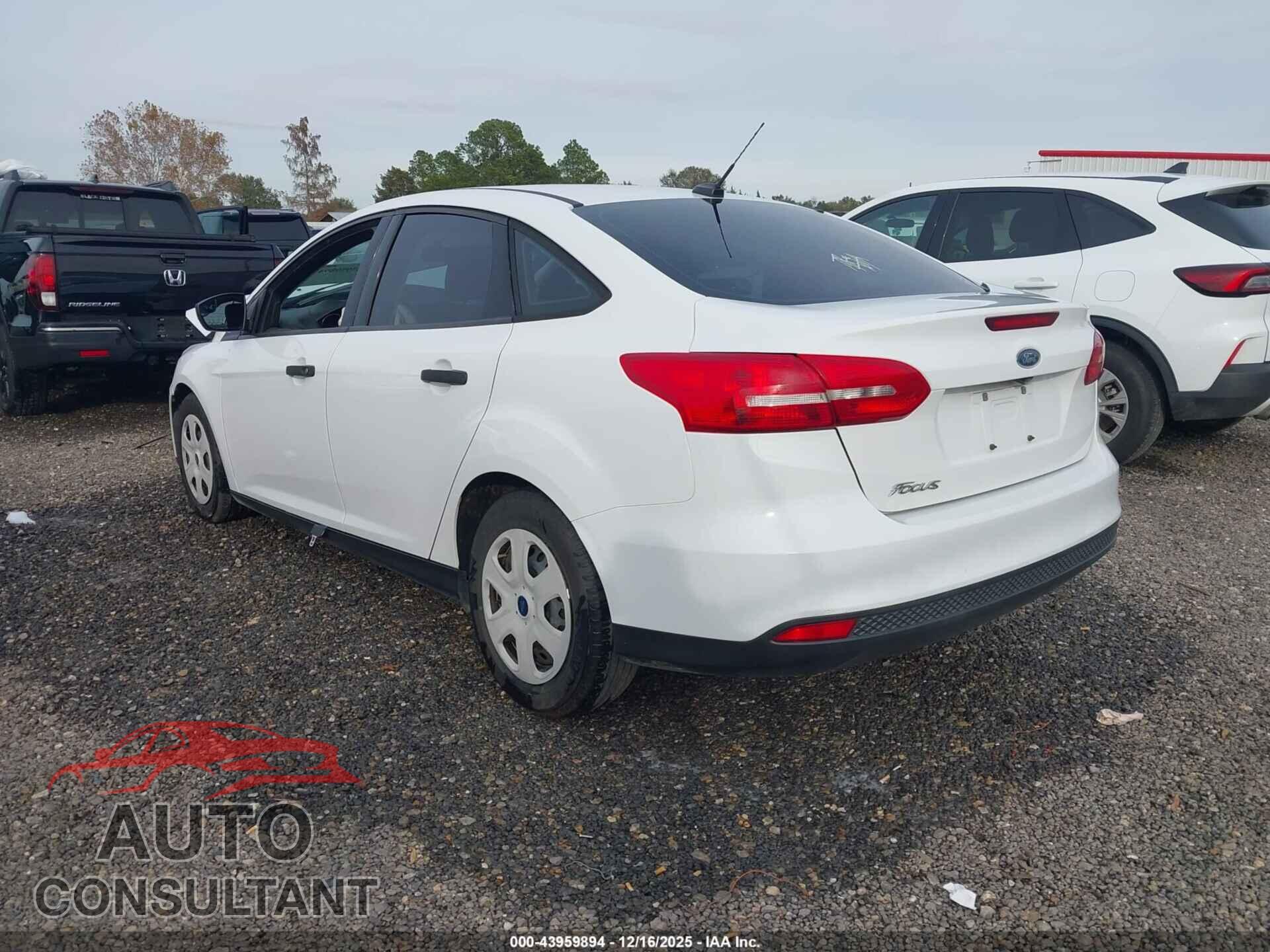 FORD FOCUS 2017 - 1FADP3E28HL301933