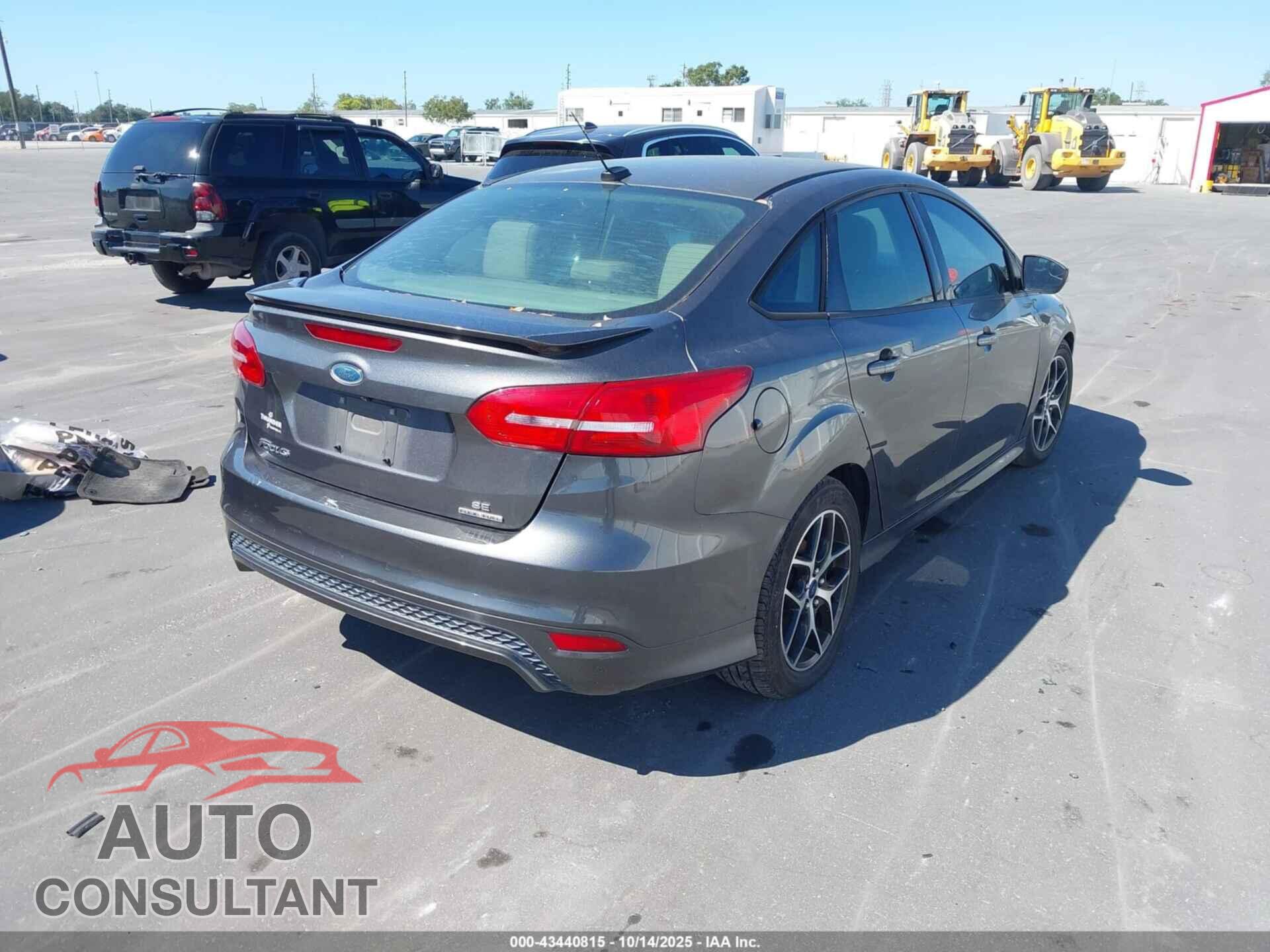 FORD FOCUS 2015 - 1FADP3F24FL339073
