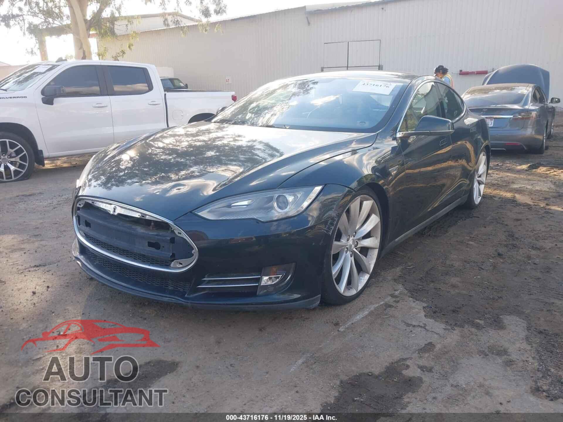 TESLA MODEL S 2013 - 5YJSA1DP0DFP04659