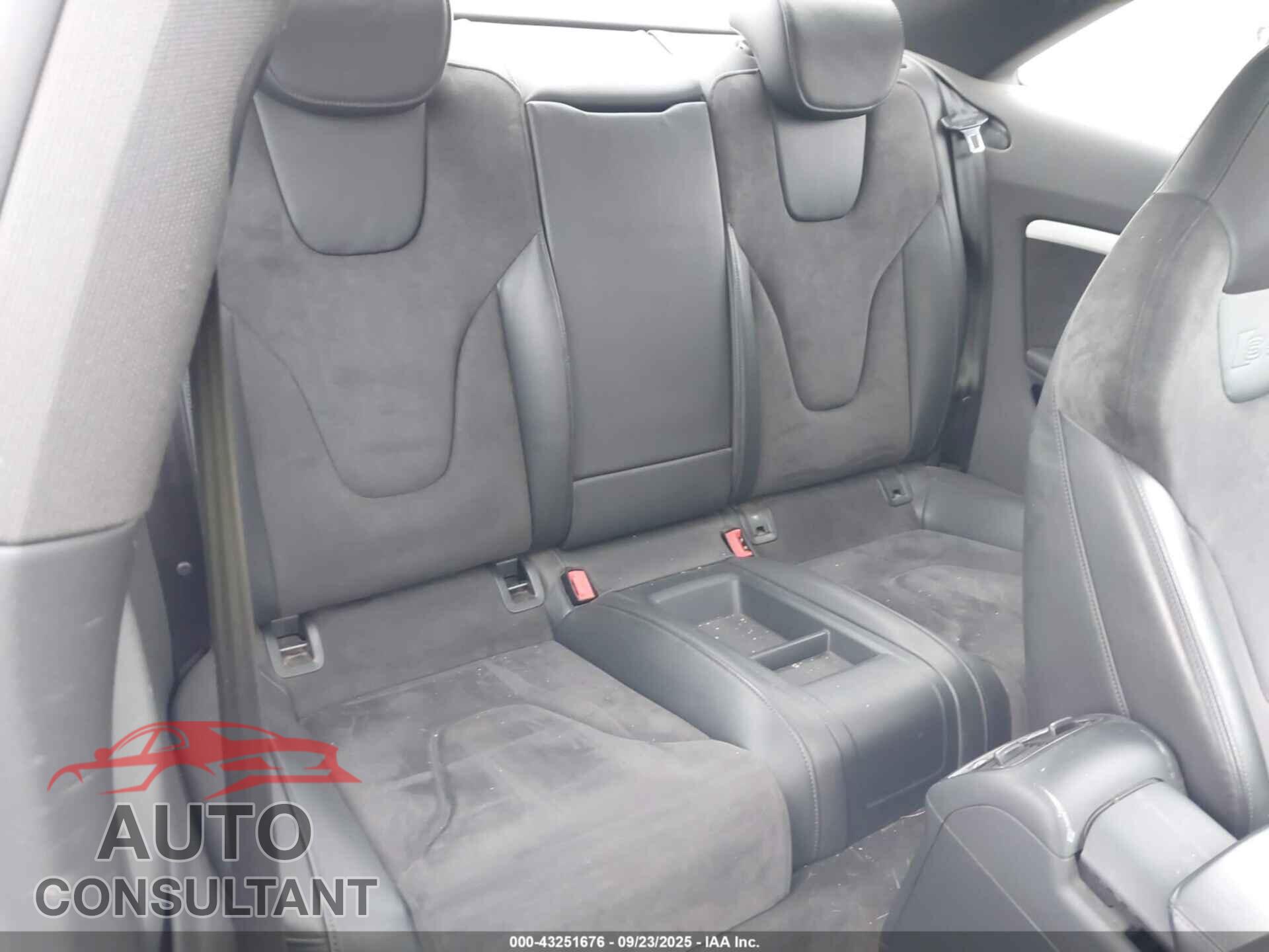 AUDI S5 2013 - WAUCGAFR6DA074850