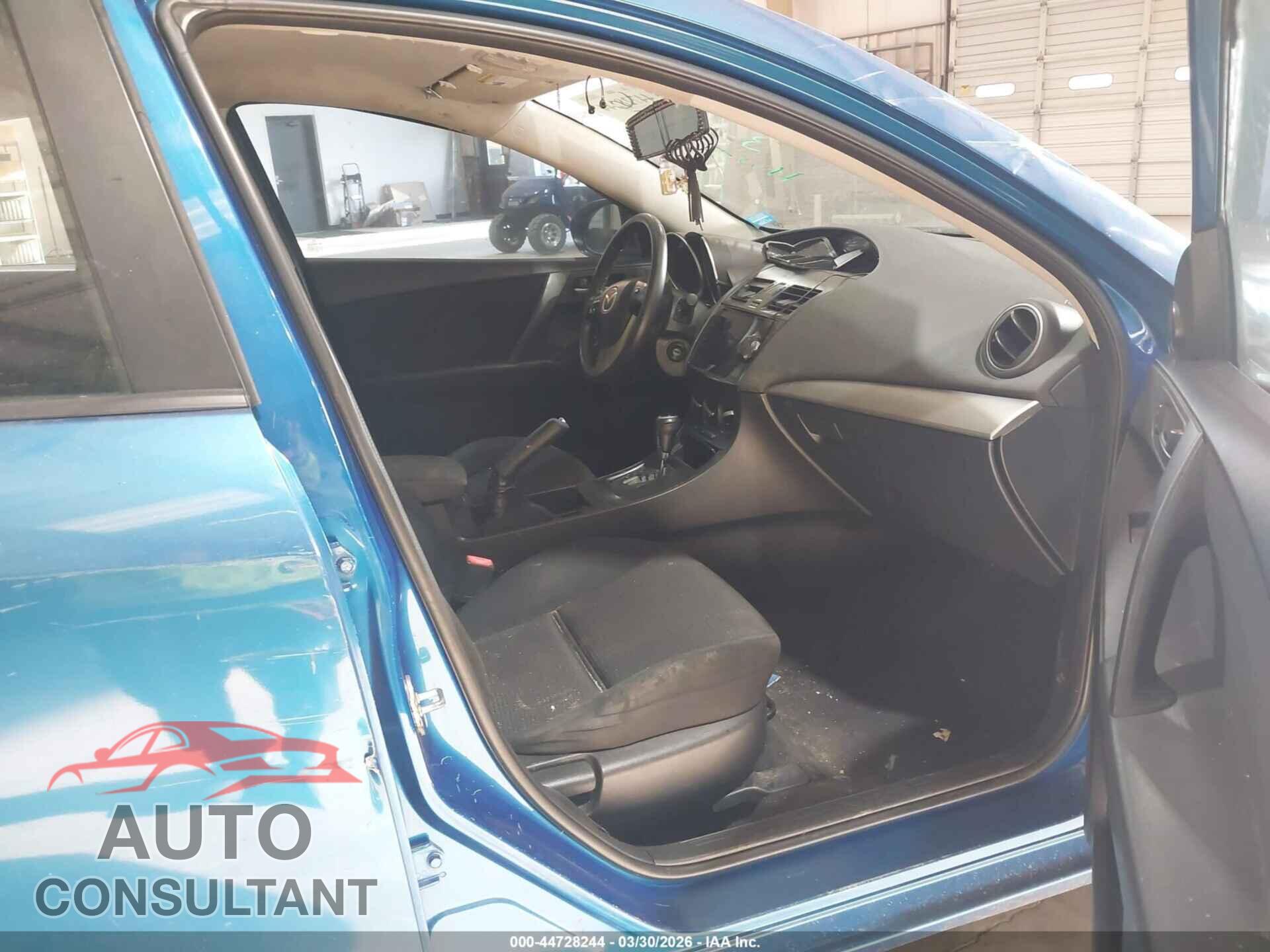 MAZDA MAZDA3 2012 - JM1BL1V71C1664818