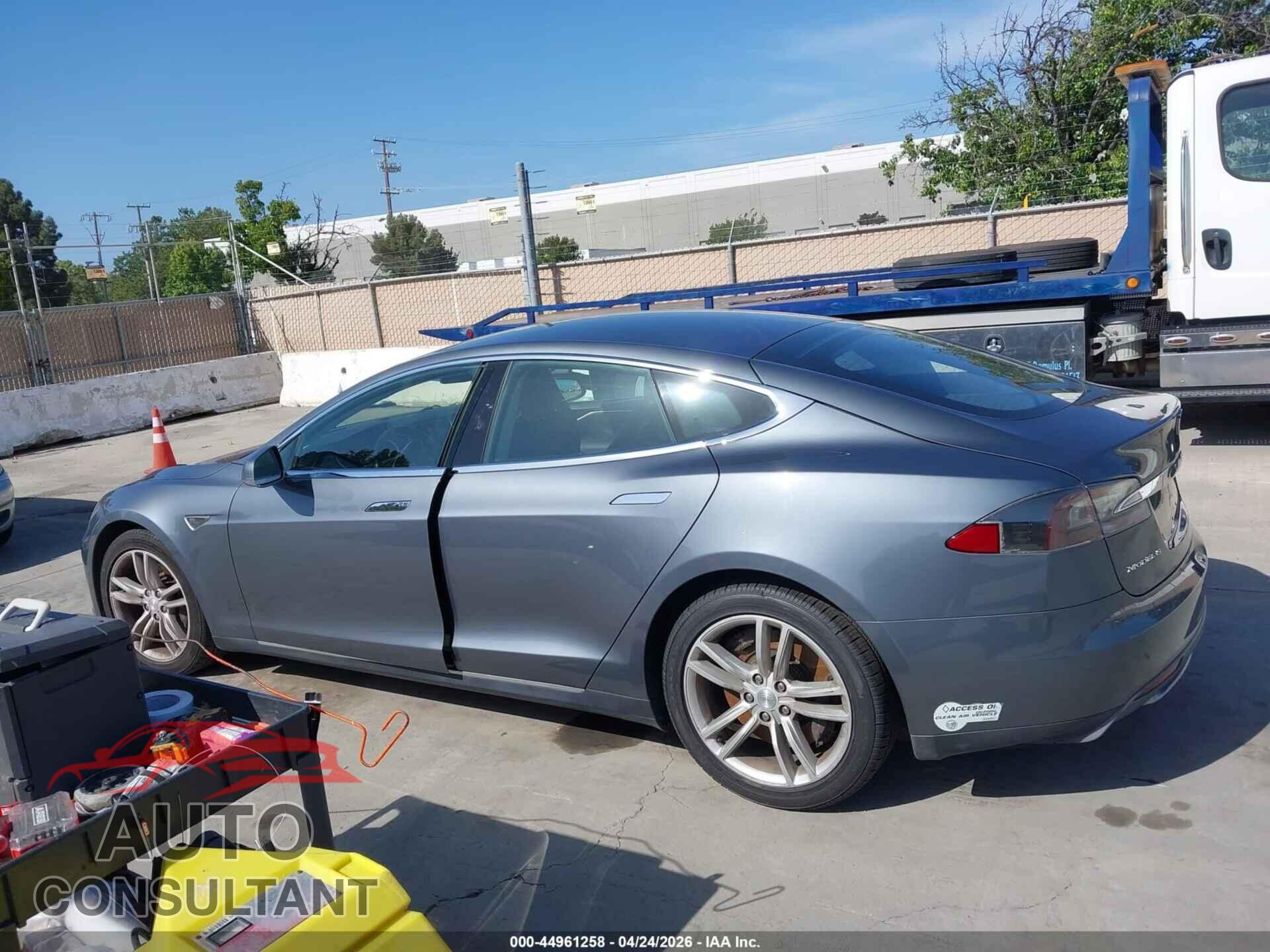 TESLA MODEL S 2014 - 5YJSA1H19EFP33391