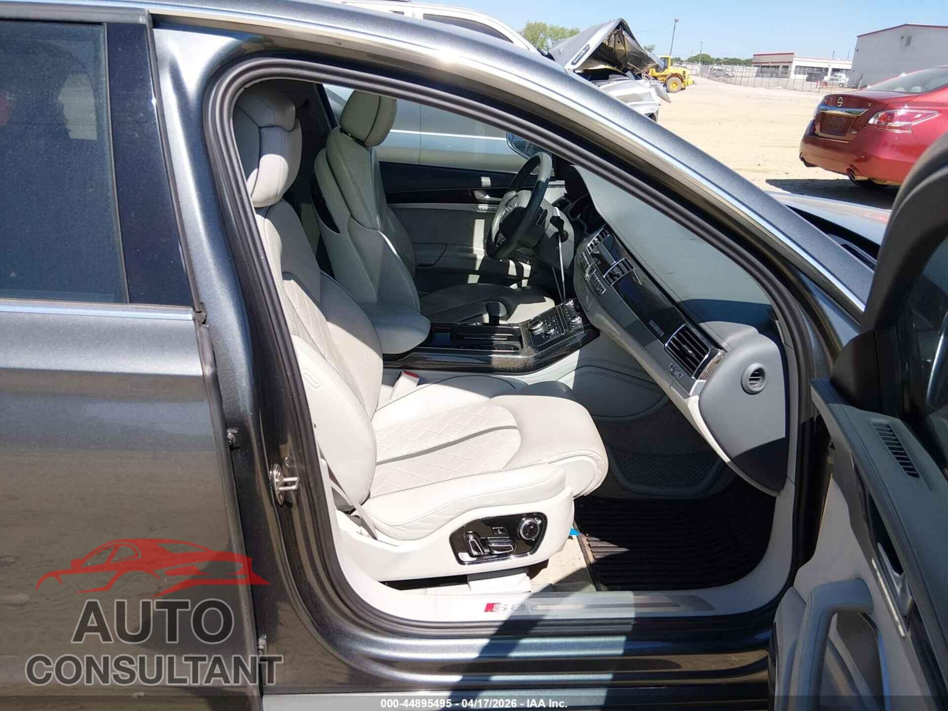 AUDI S8 2013 - WAUD2AFD0DN011341