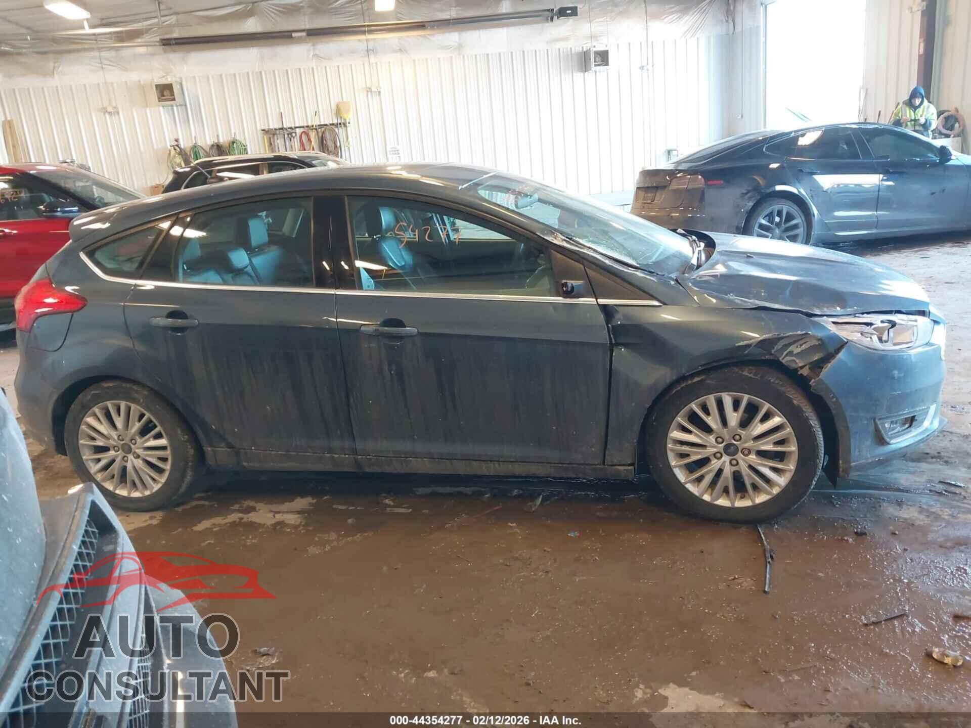 FORD FOCUS 2018 - 1FADP3N26JL232813
