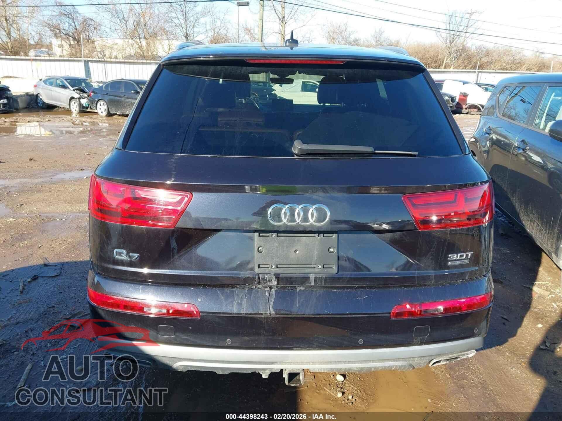 AUDI Q7 2018 - WA1VAAF75JD042228