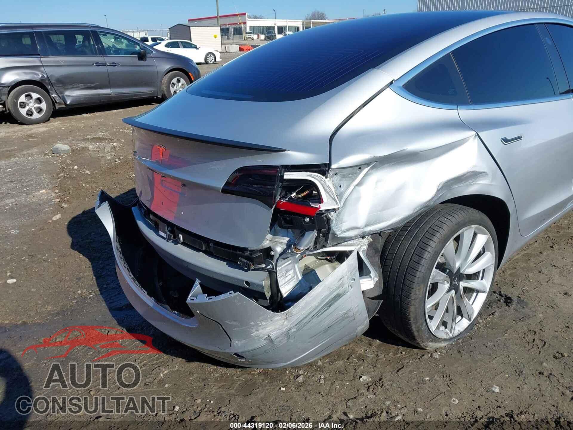 TESLA MODEL 3 2018 - 5YJ3E1EA1JF024252