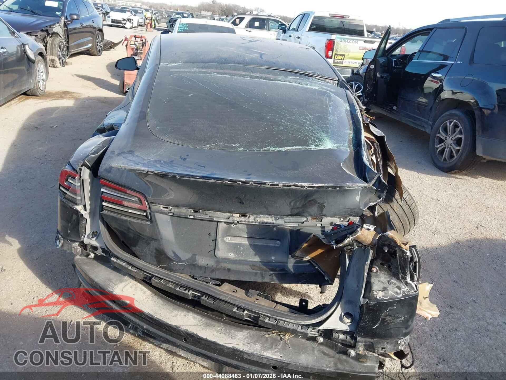 TESLA MODEL S 2023 - 5YJSA1E67PF512231