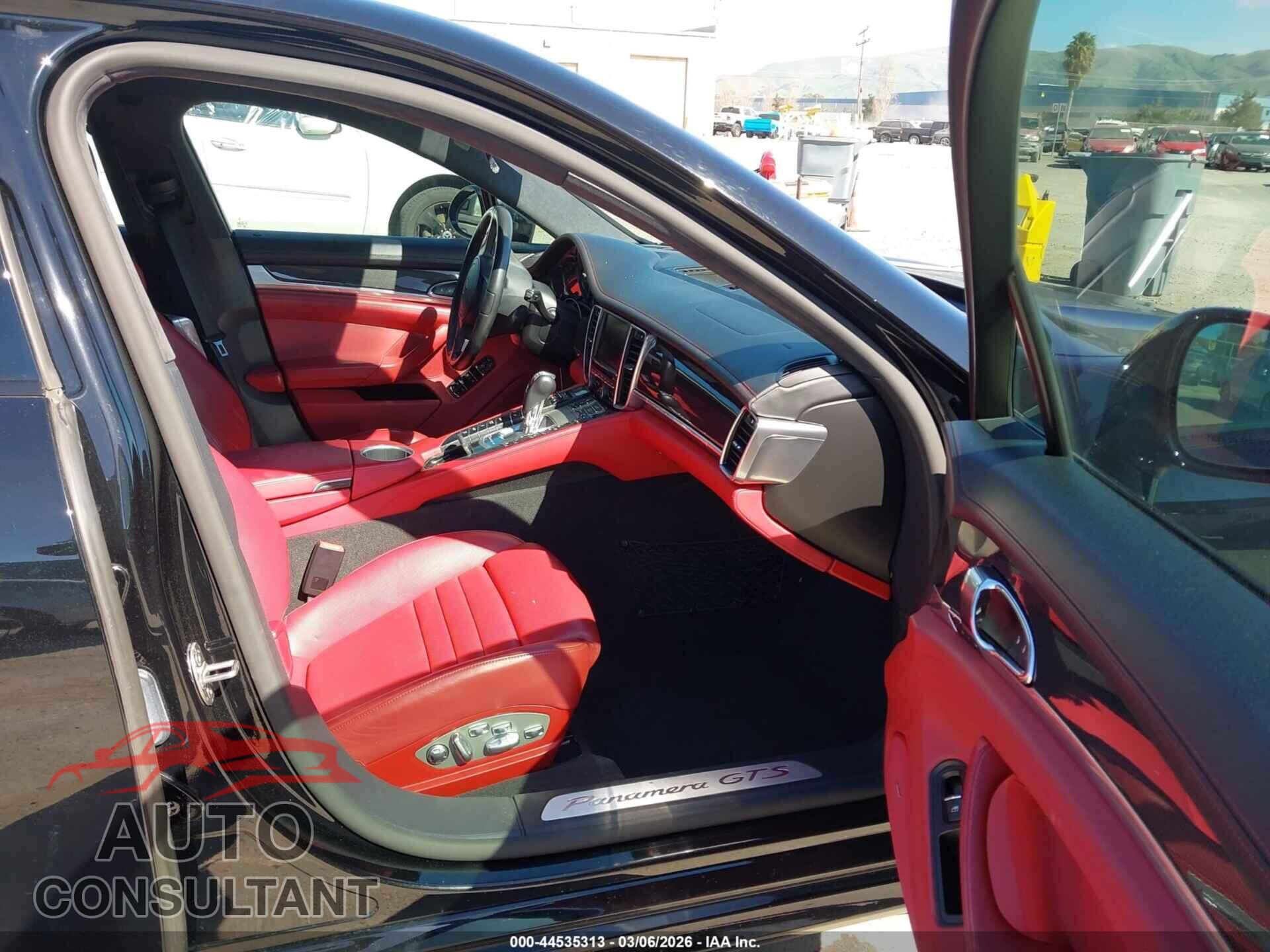 PORSCHE PANAMERA 2015 - WP0AF2A78FL081380
