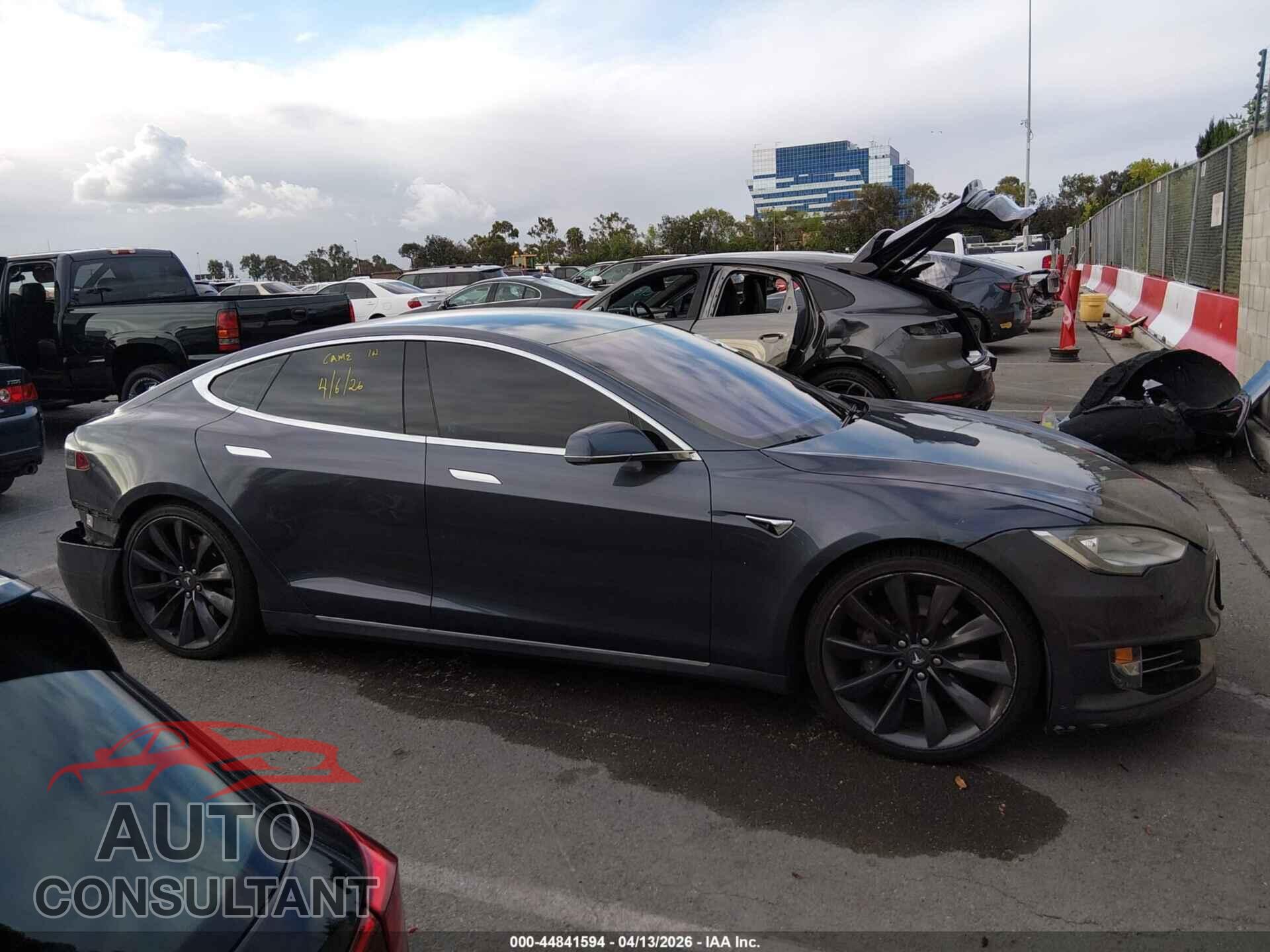 TESLA MODEL S 2016 - 5YJSA1E2XGF127873