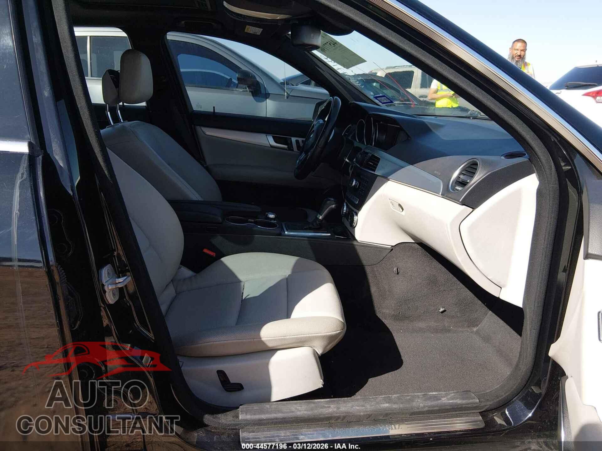 MERCEDES-BENZ C 250 2012 - WDDGF4HB3CA715708