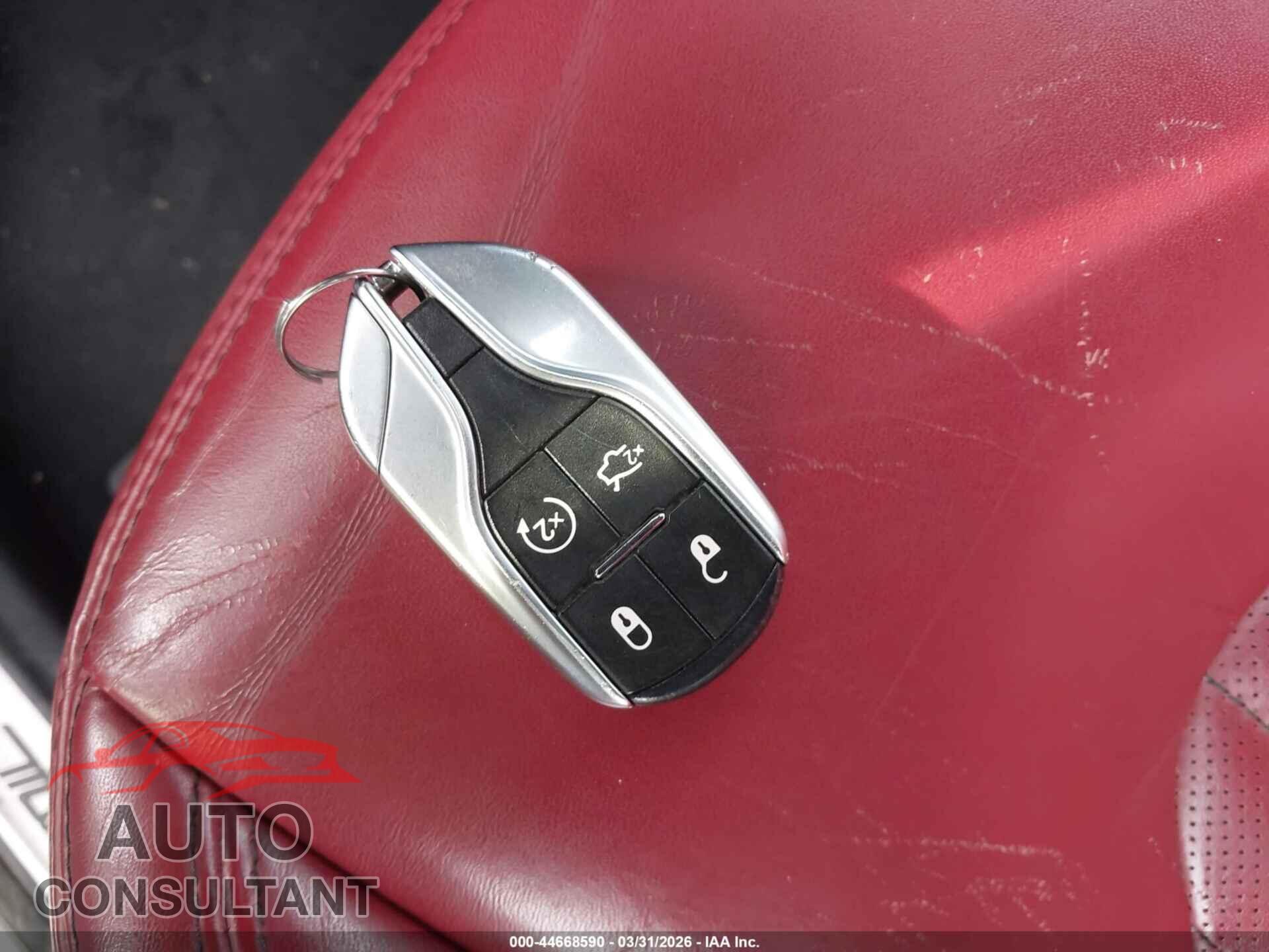 MASERATI LEVANTE 2017 - ZN661XUS3HX217510