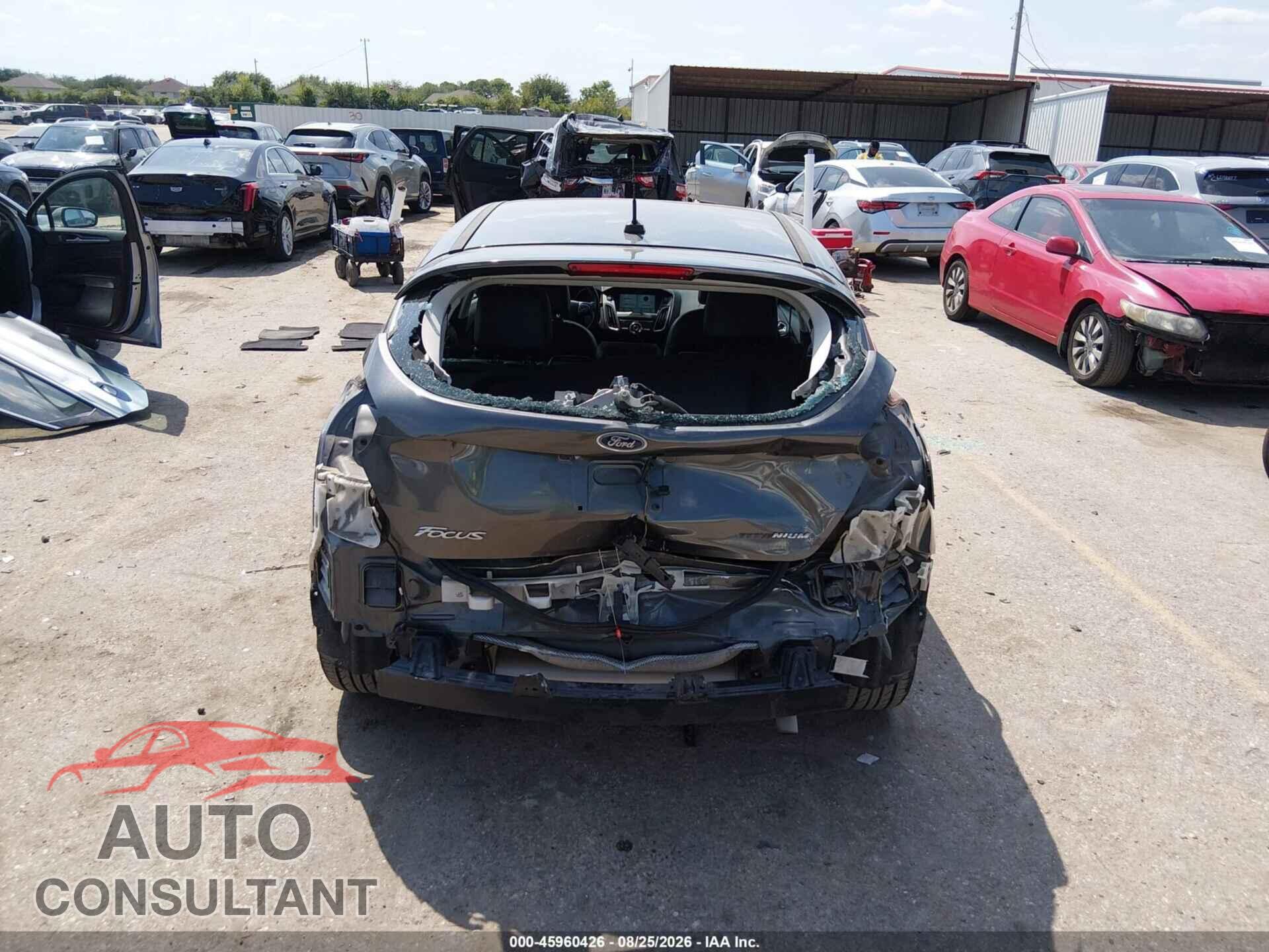 FORD FOCUS 2018 - 1FADP3N21JL275715