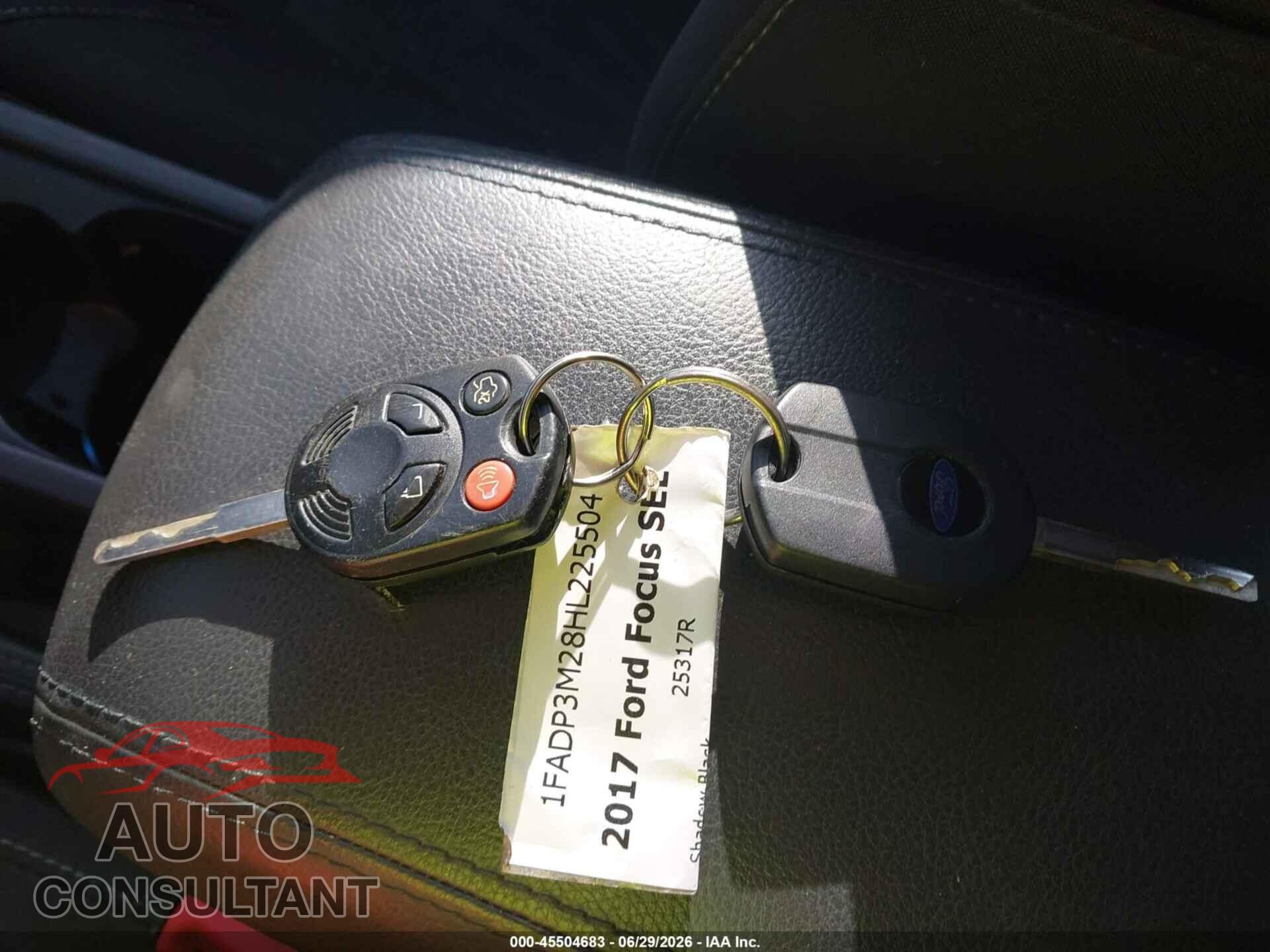 FORD FOCUS 2017 - 1FADP3M28HL225504