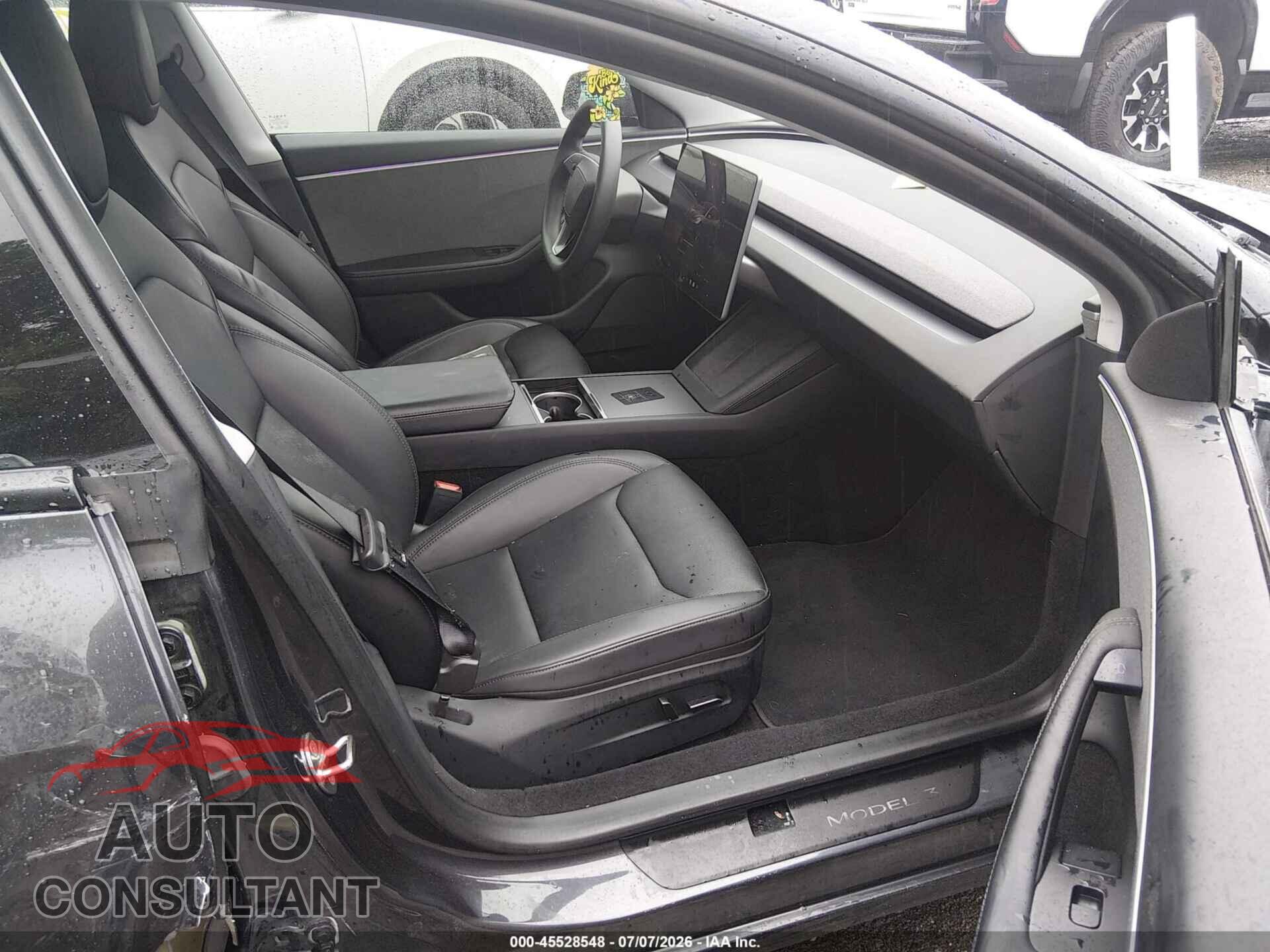 TESLA MODEL 3 2024 - 5YJ3E1EA2RF721103